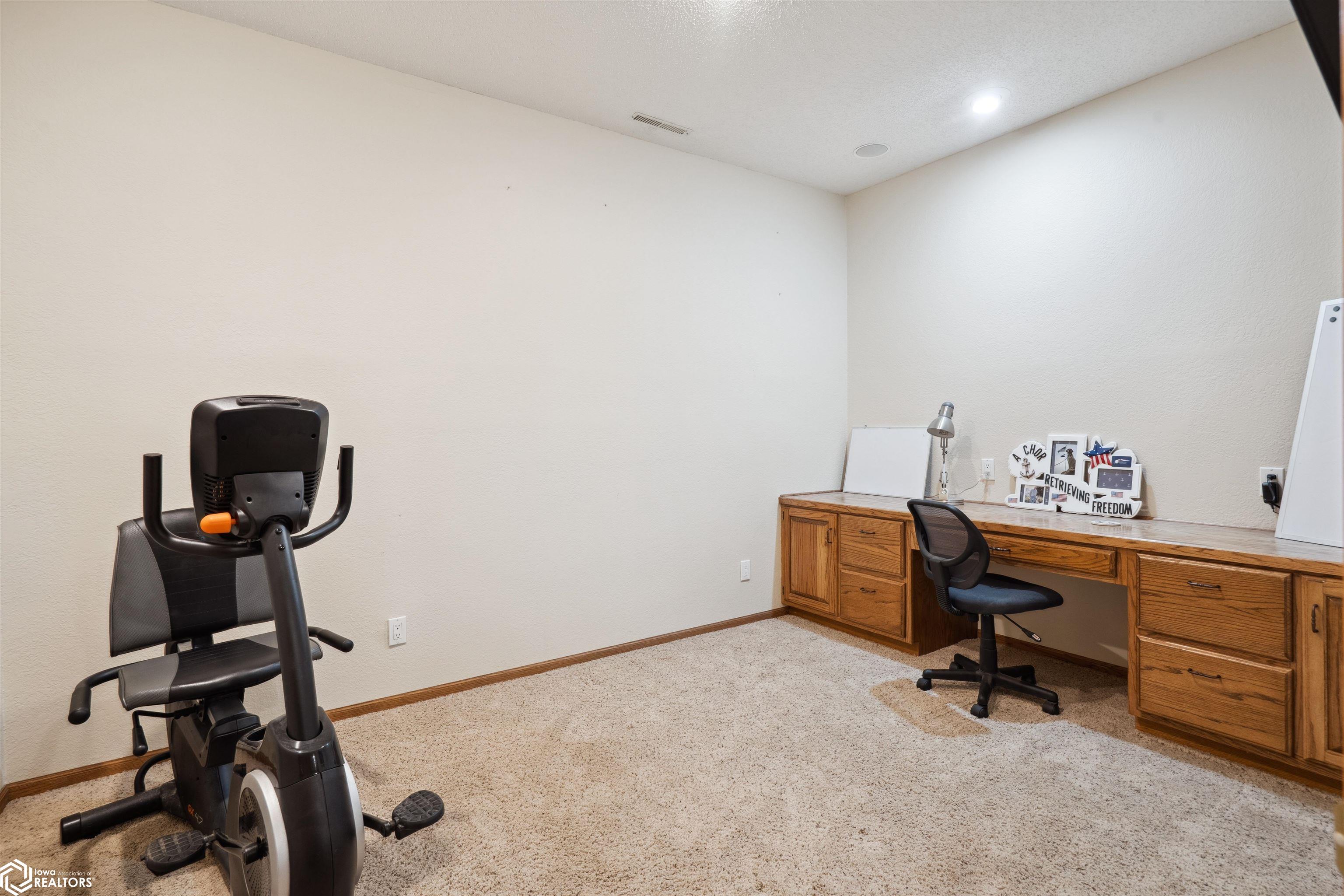 2310 Knollway Drive, Marshalltown, Iowa image 37