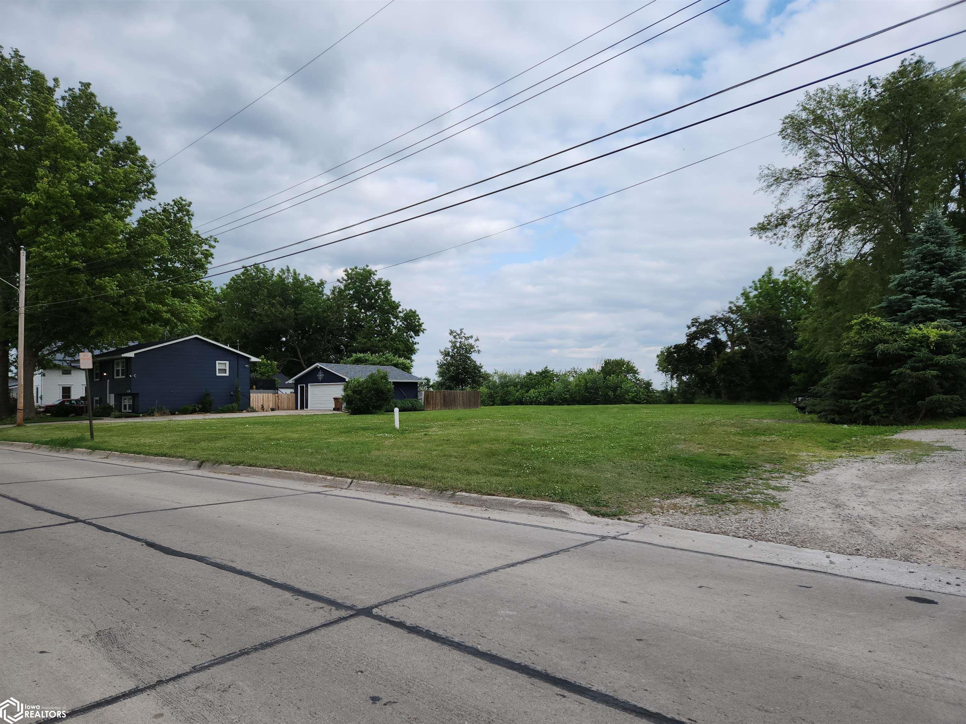 1324 Davis Avenue, Grinnell, Iowa image 6