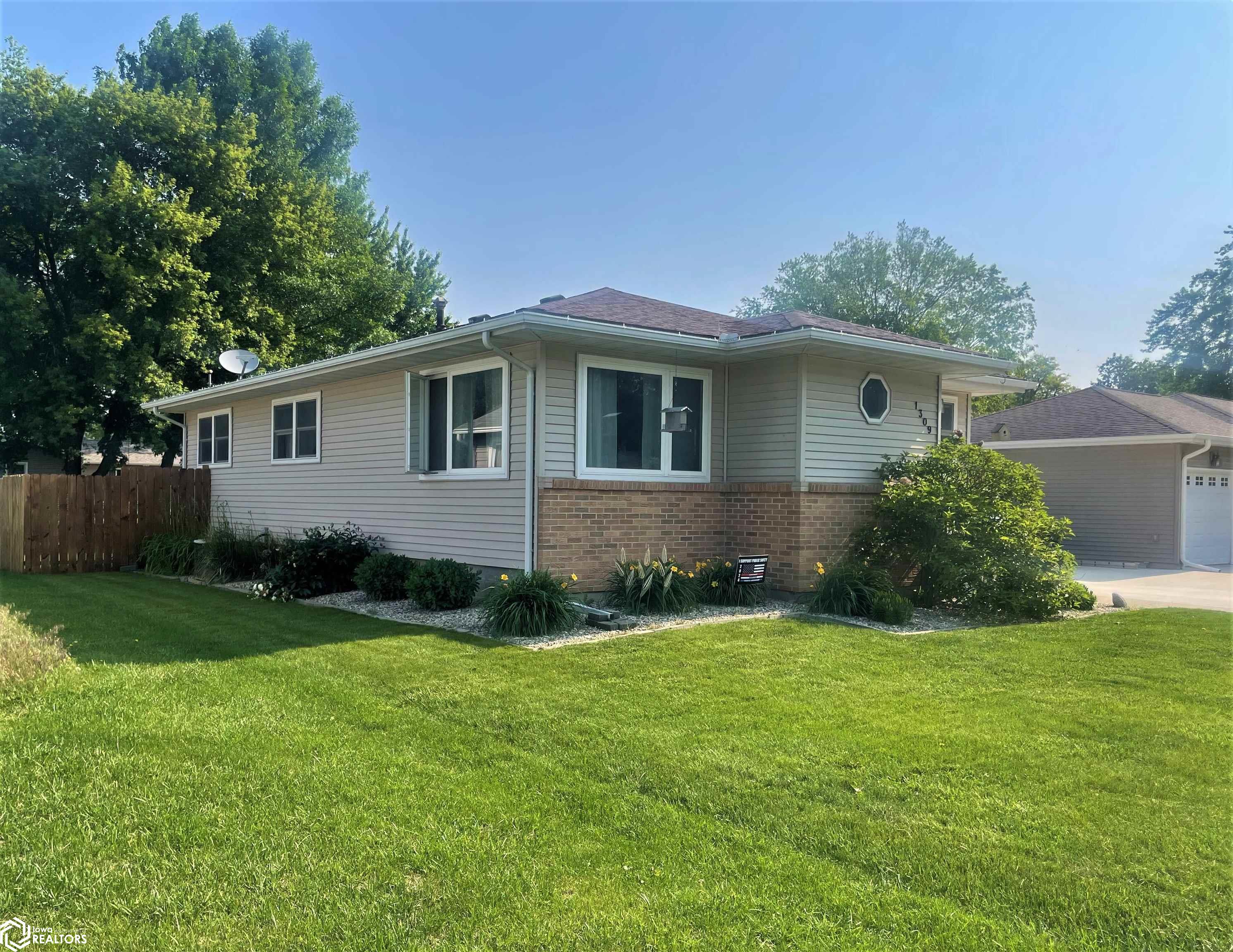 1309 E Elm Street, Algona, Iowa image 2