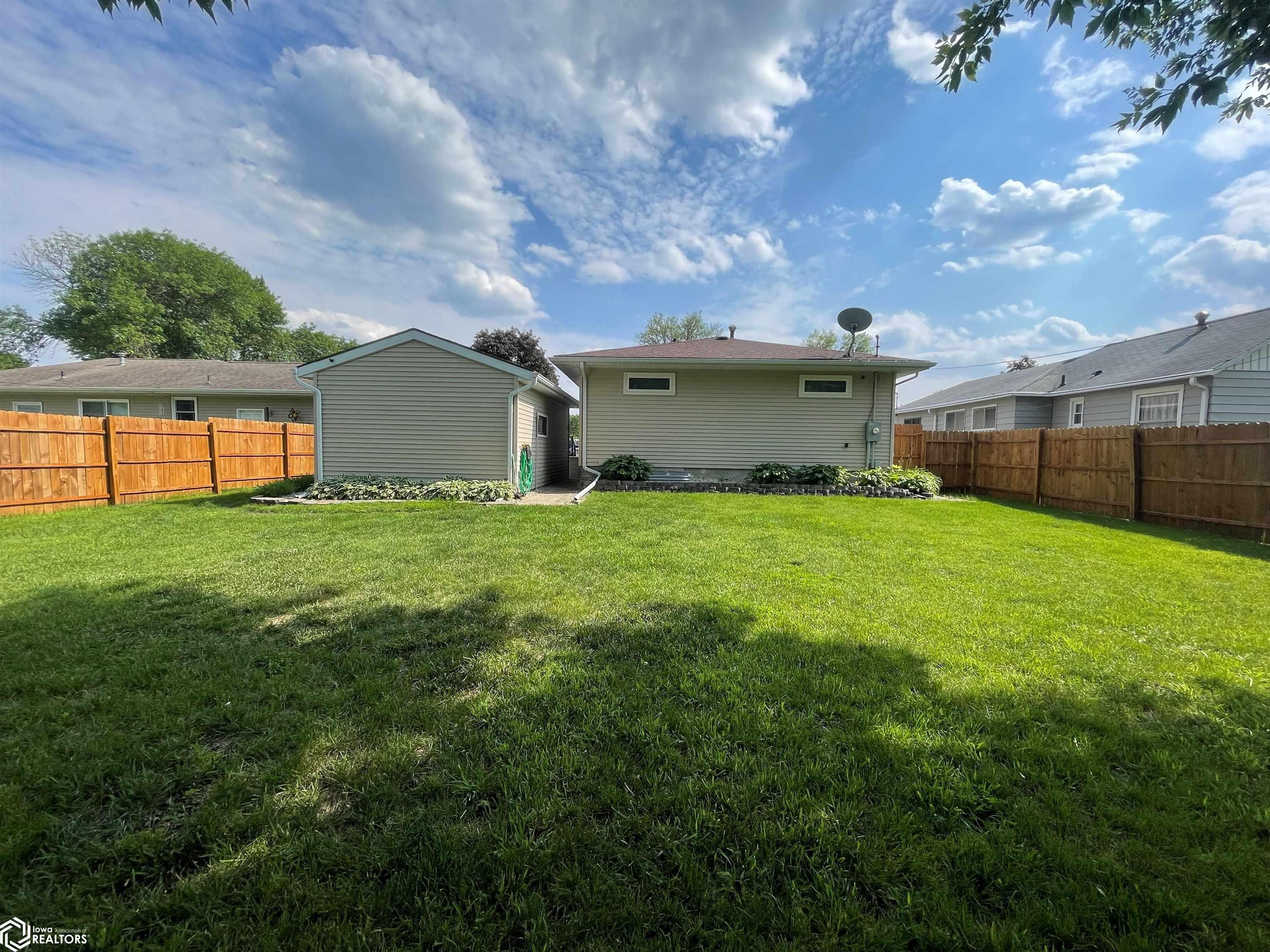 1309 E Elm Street, Algona, Iowa image 3