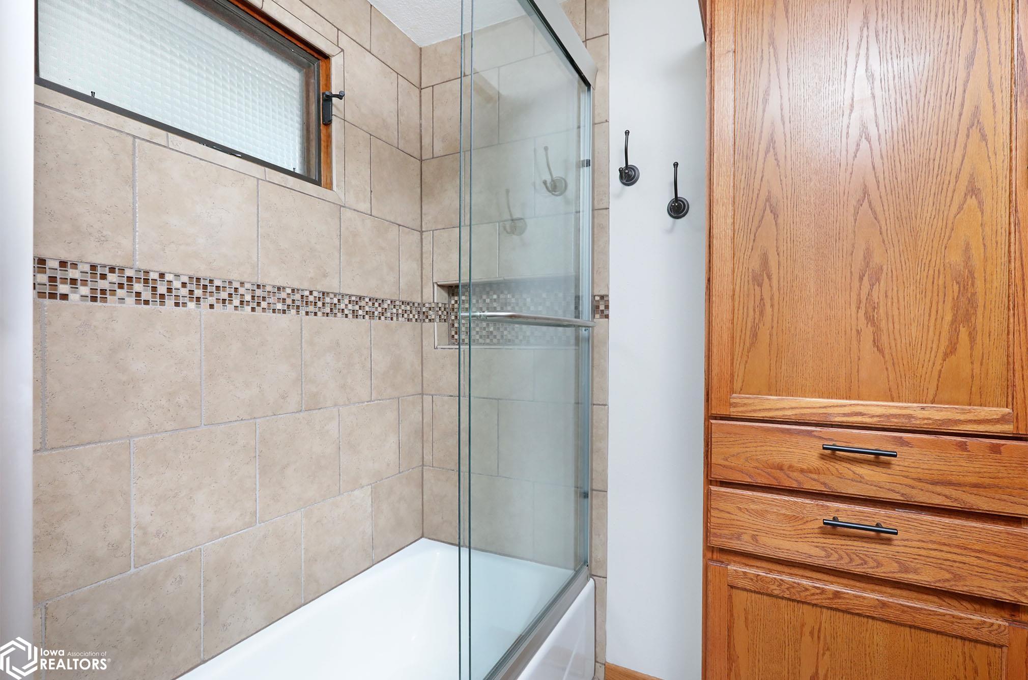 207 Cottage Lane, Montezuma, Iowa image 12