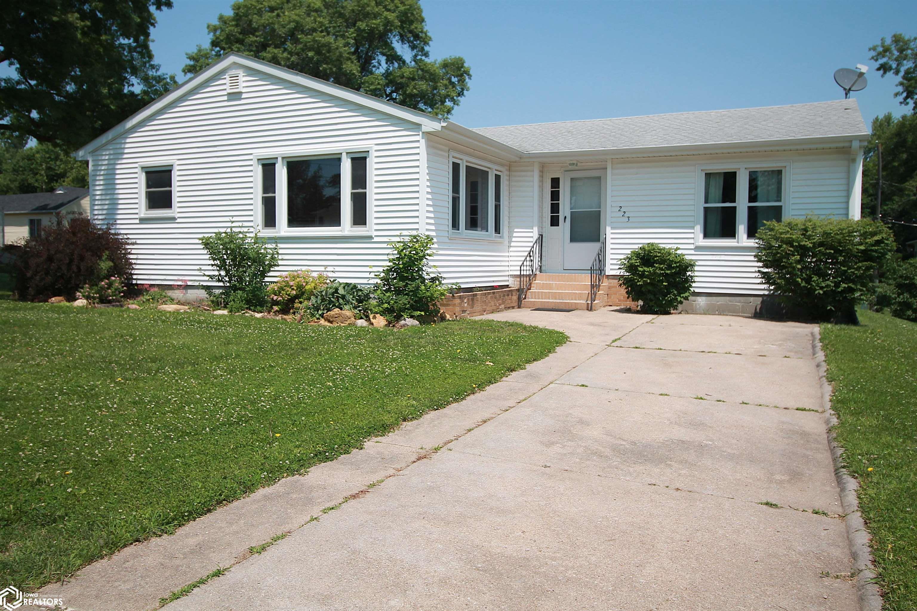 223 W Division Street, Clarinda, Iowa image 2
