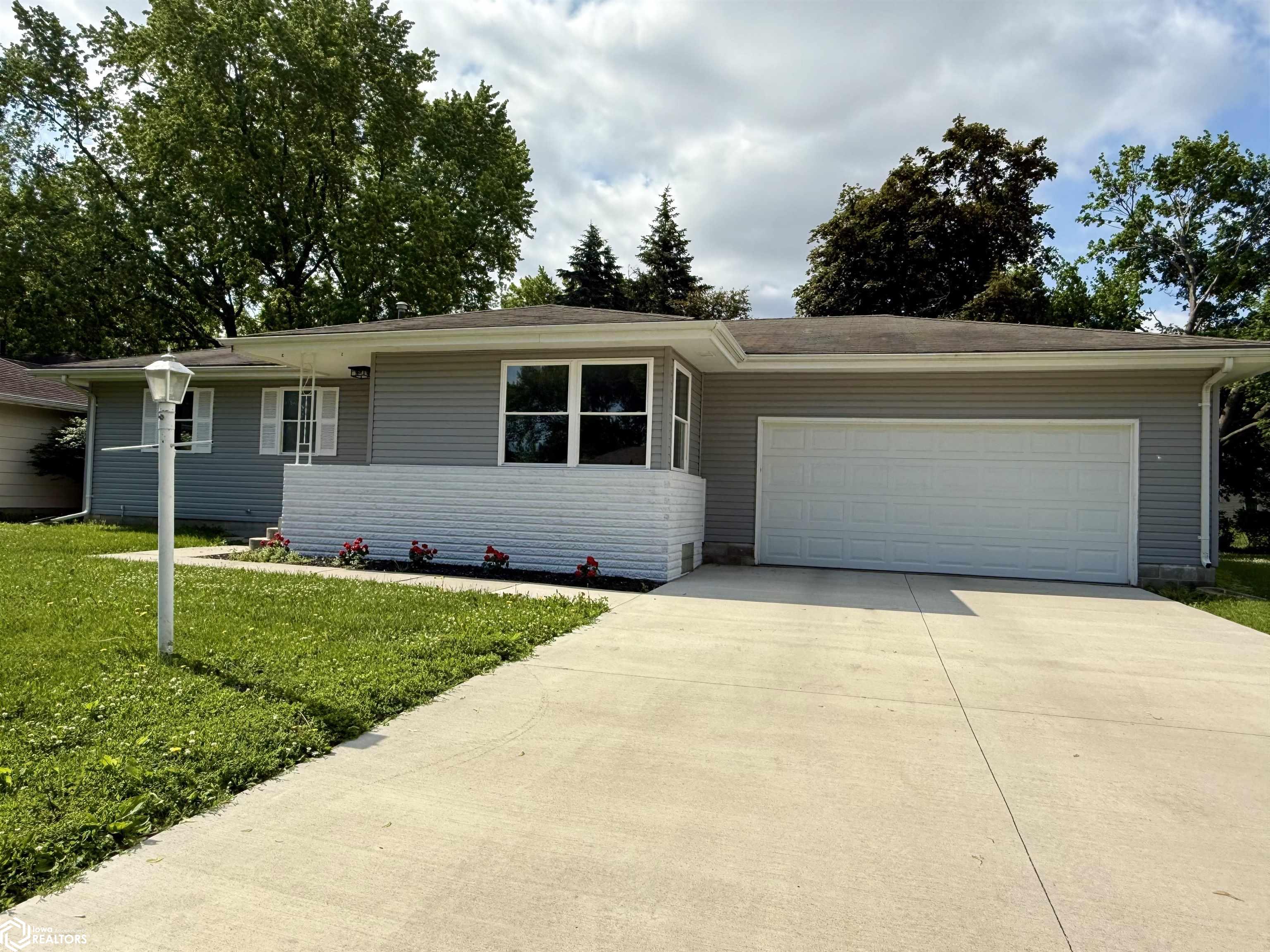707 Rushview Drive, Jefferson, Iowa image 2