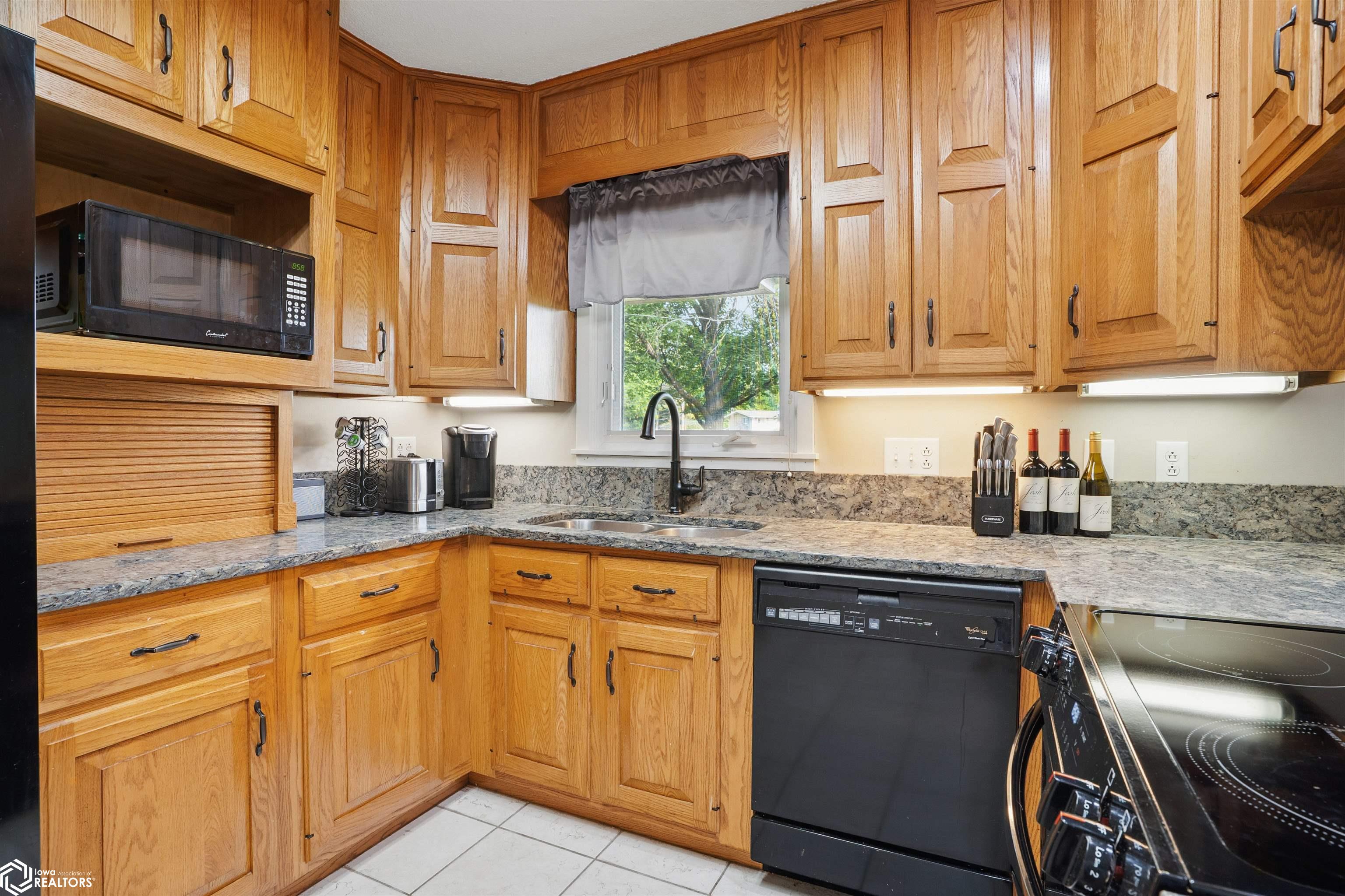 12002 Sylvan Heights Road, Burlington, Iowa image 13