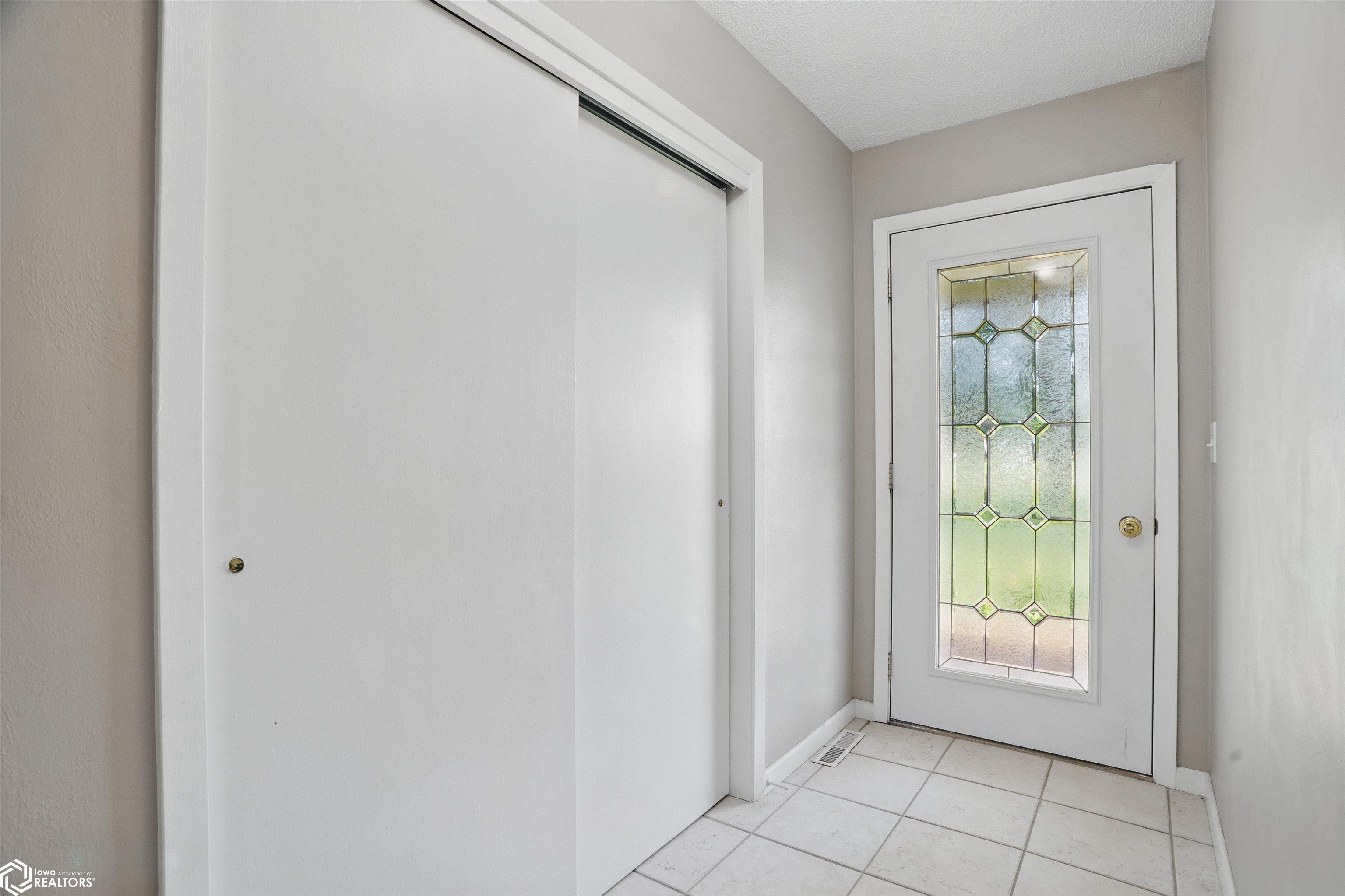 12002 Sylvan Heights Road, Burlington, Iowa image 10