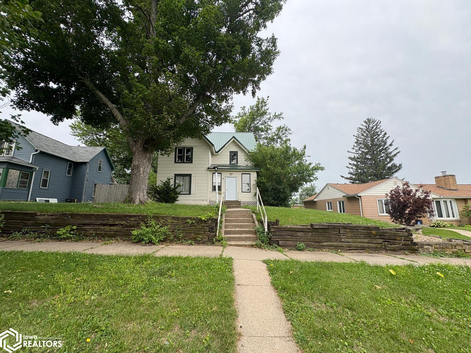 1106 Summit Street, Marshalltown, Iowa image 2