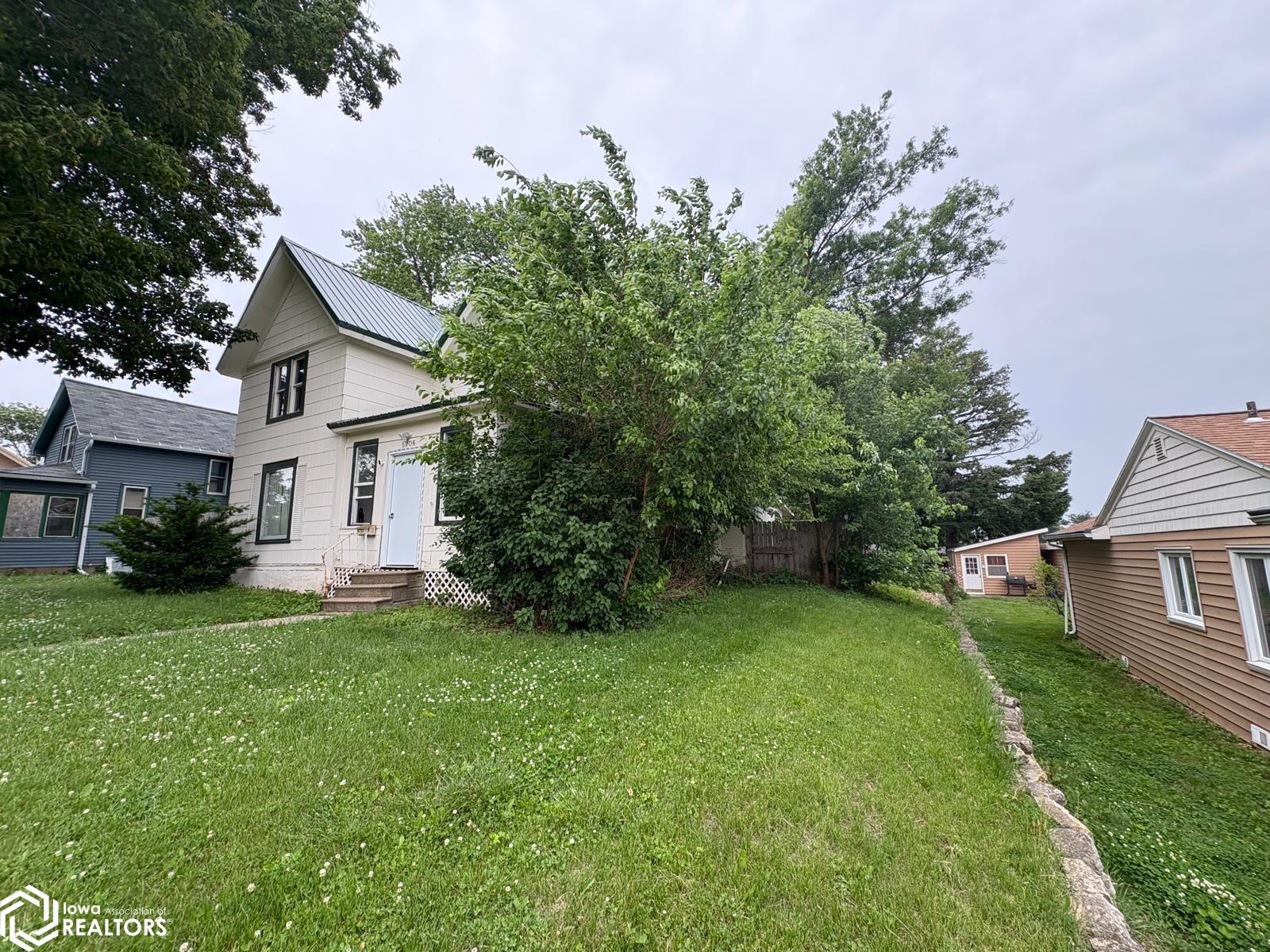 1106 Summit Street, Marshalltown, Iowa image 3