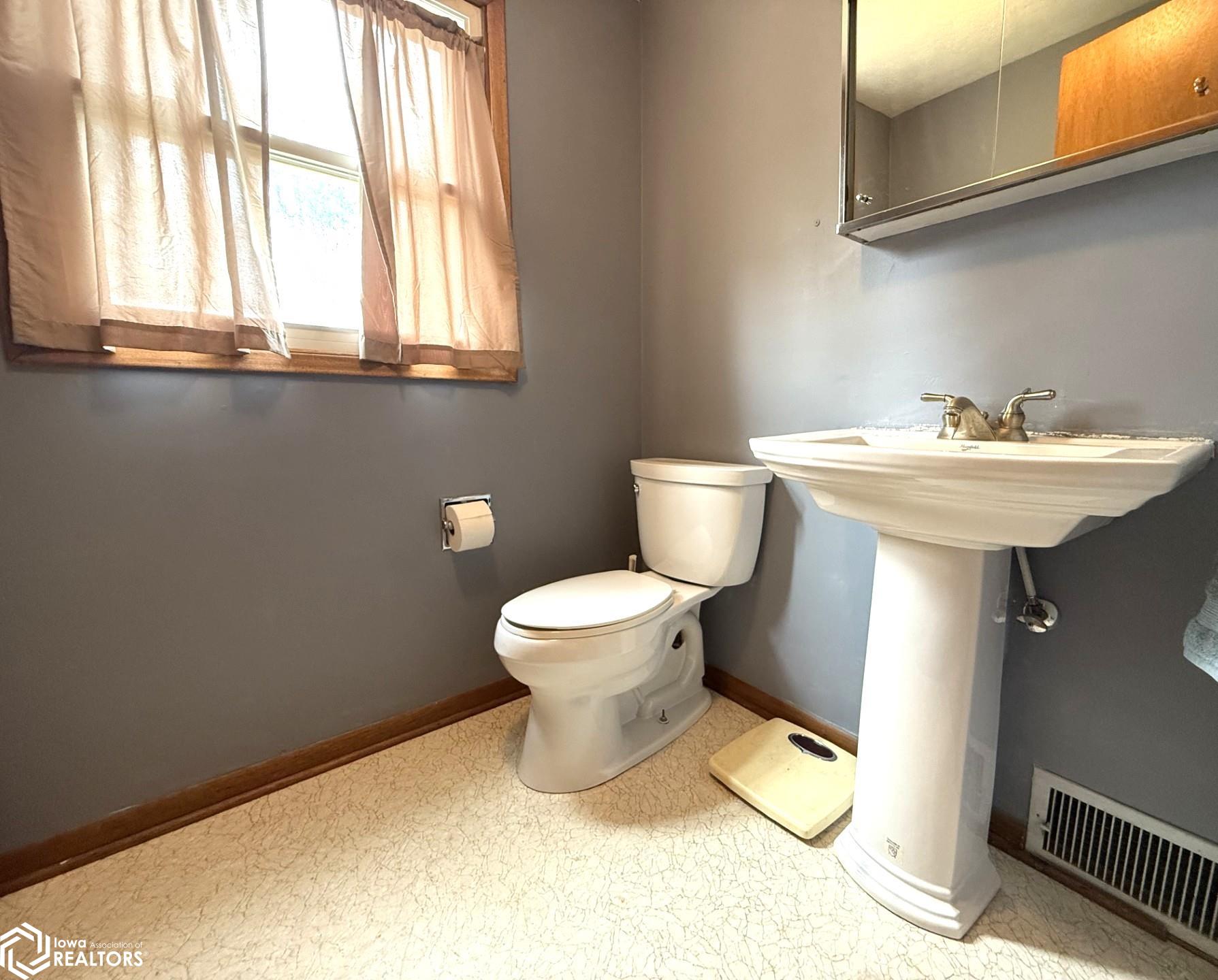 609 N 24th Street, Denison, Iowa image 9