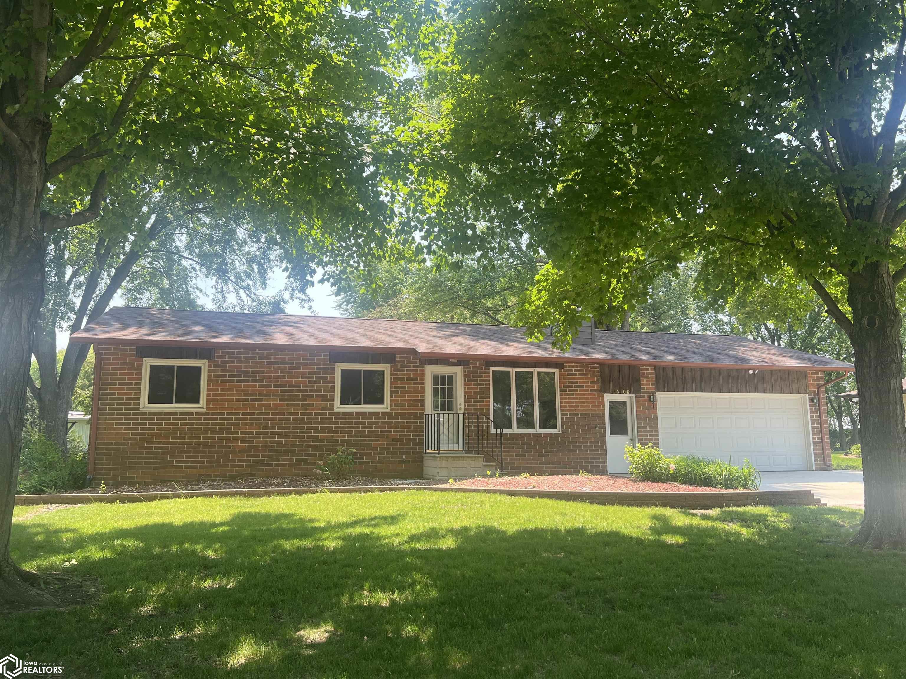 1608 Elmhurst Avenue, Humboldt, Iowa image 1