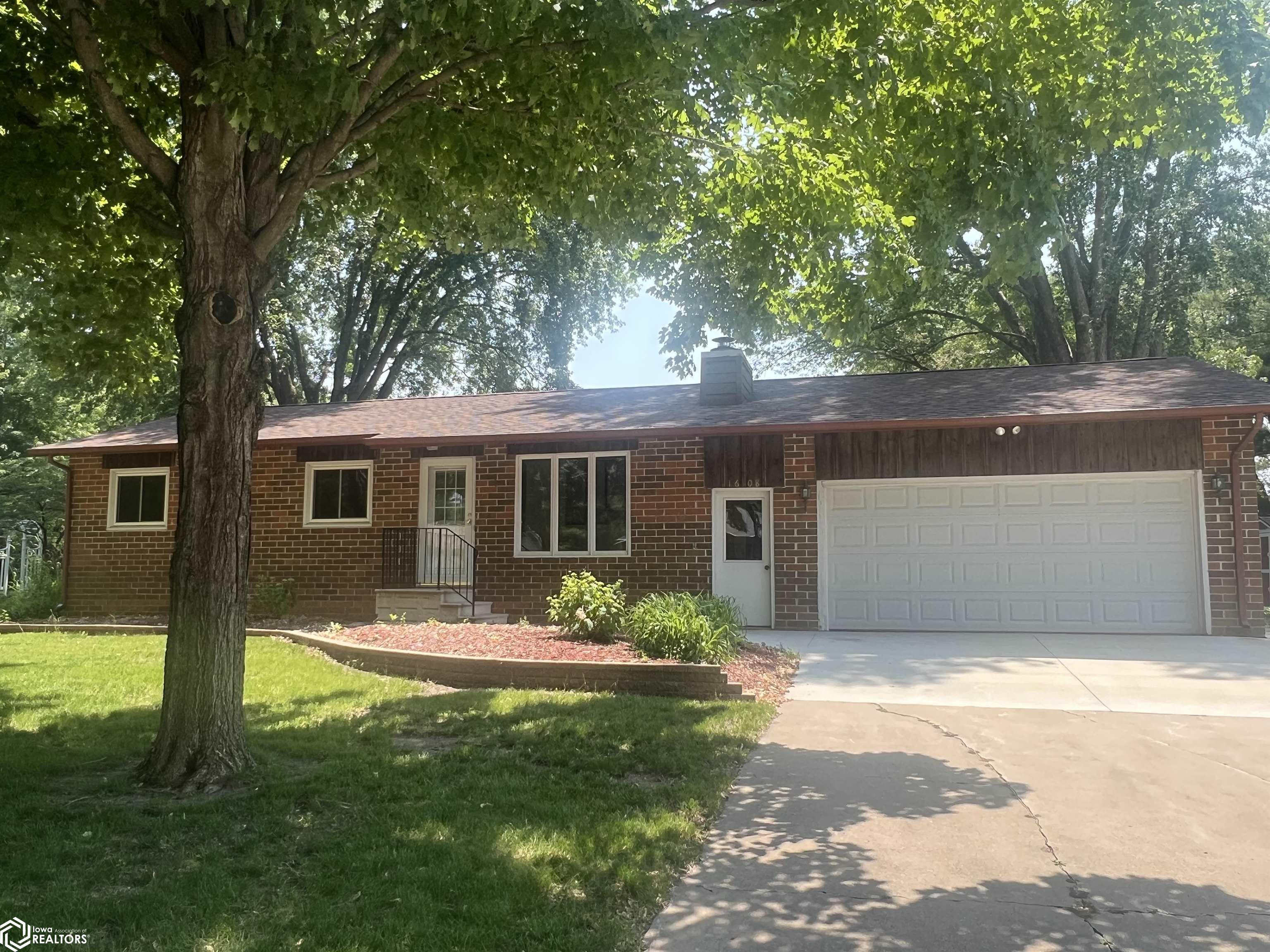 1608 Elmhurst Avenue, Humboldt, Iowa image 2