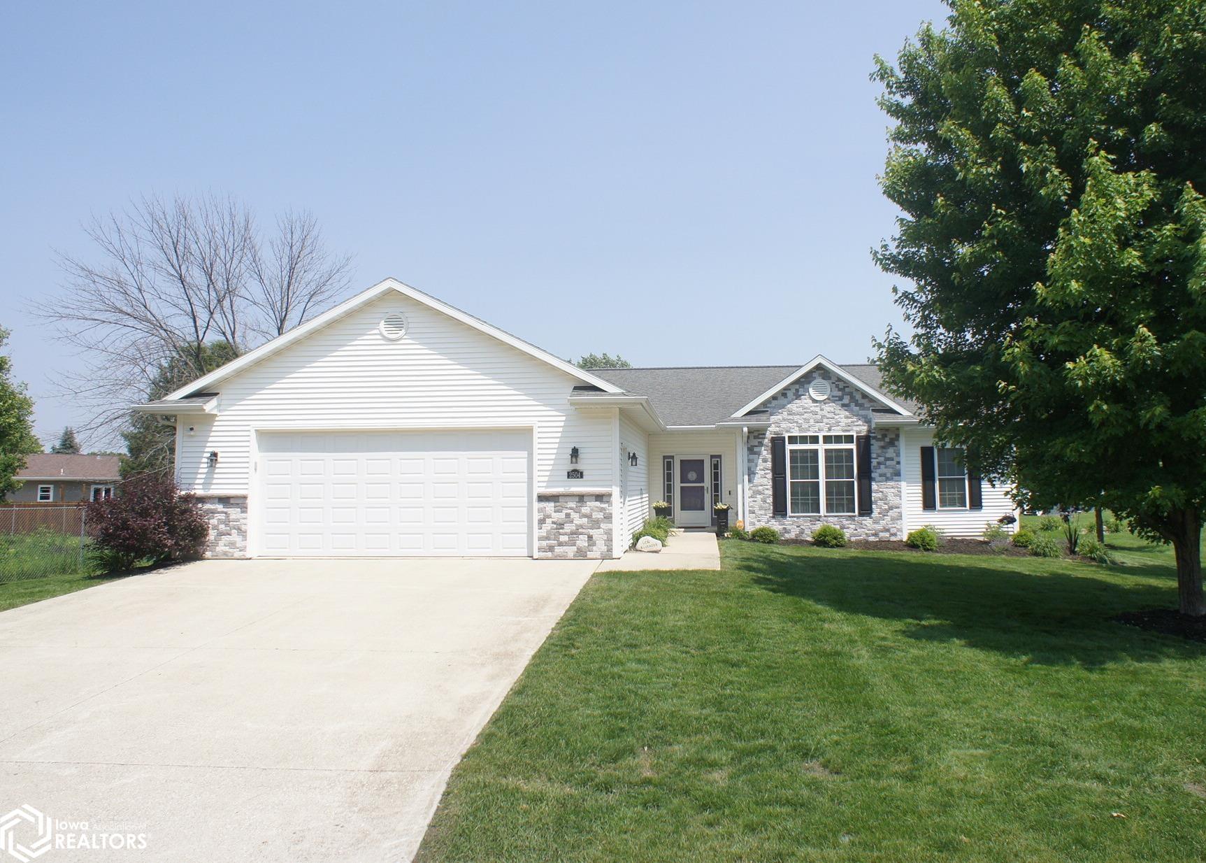 2504 Delaware Drive, Webster City, Iowa image 1