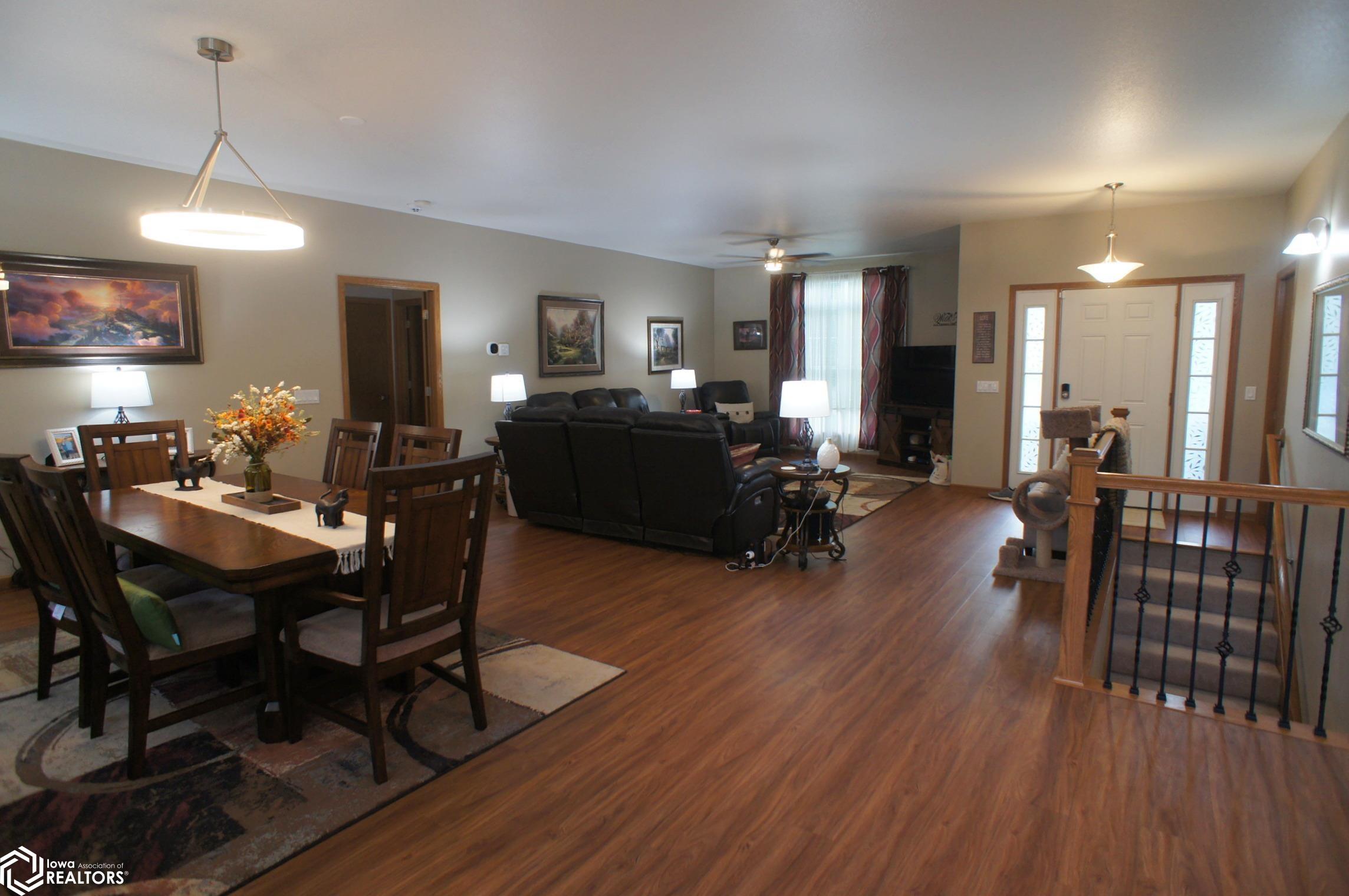 2504 Delaware Drive, Webster City, Iowa image 2
