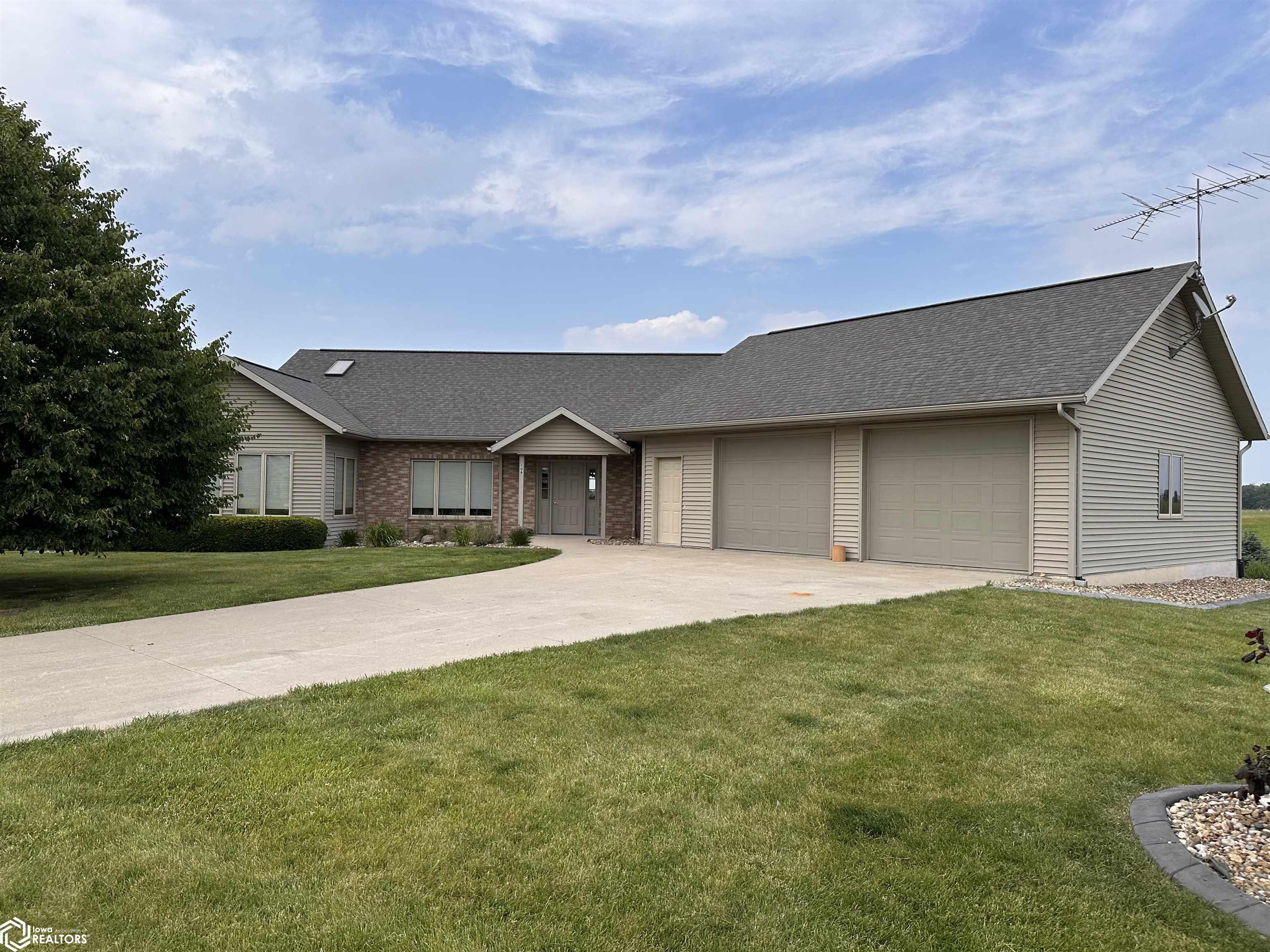 106 E Deaton Drive, Wayland, Iowa image 1