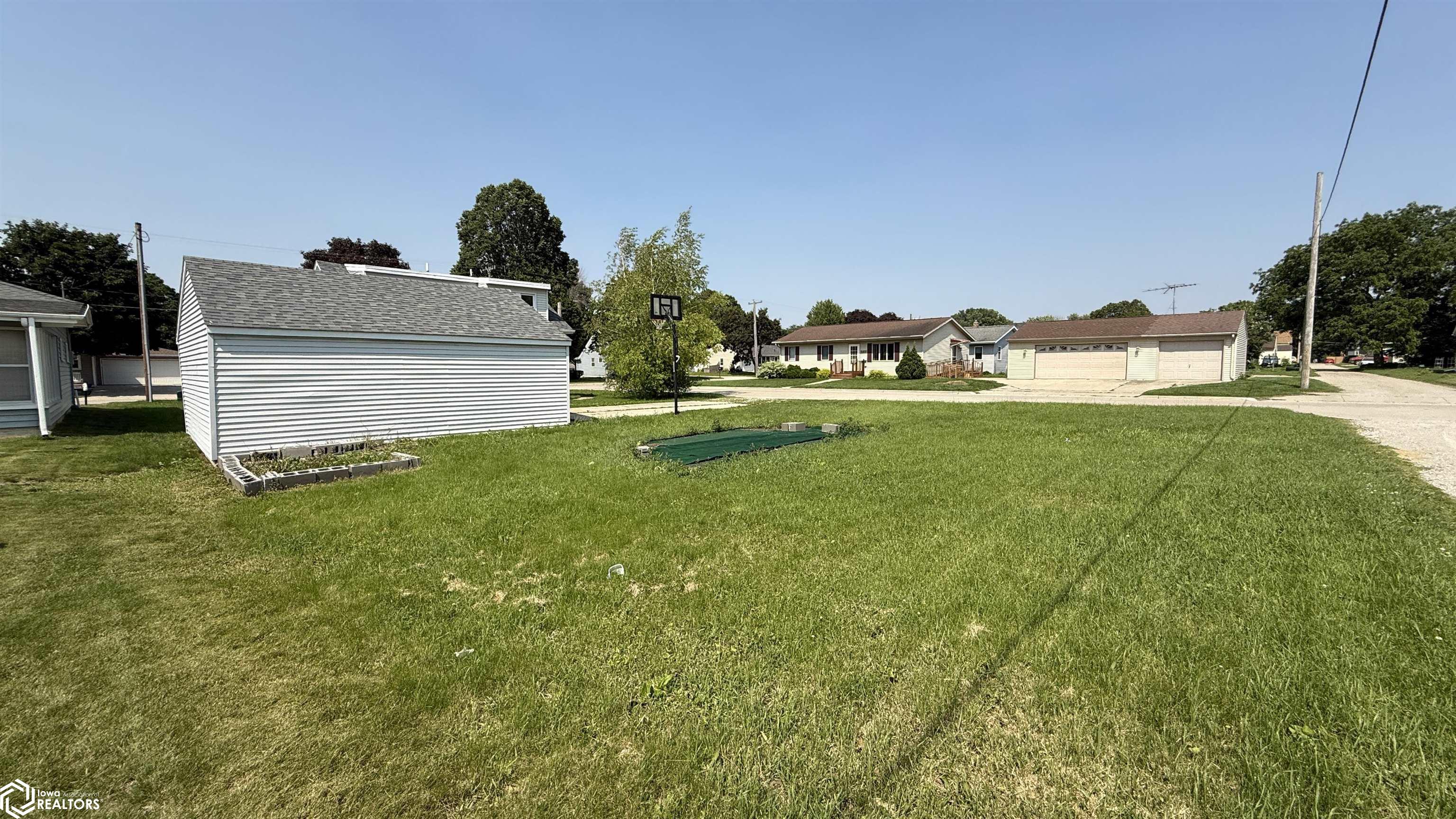 2302 S Madison Avenue, Mason City, Iowa image 24