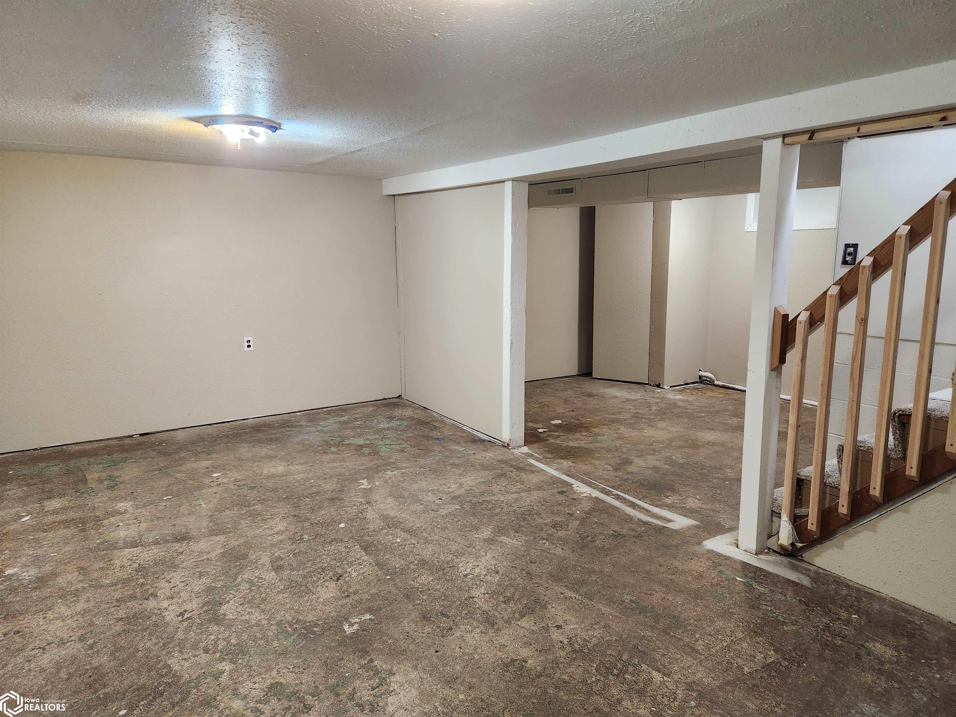 203 C Street, Toledo, Iowa image 14