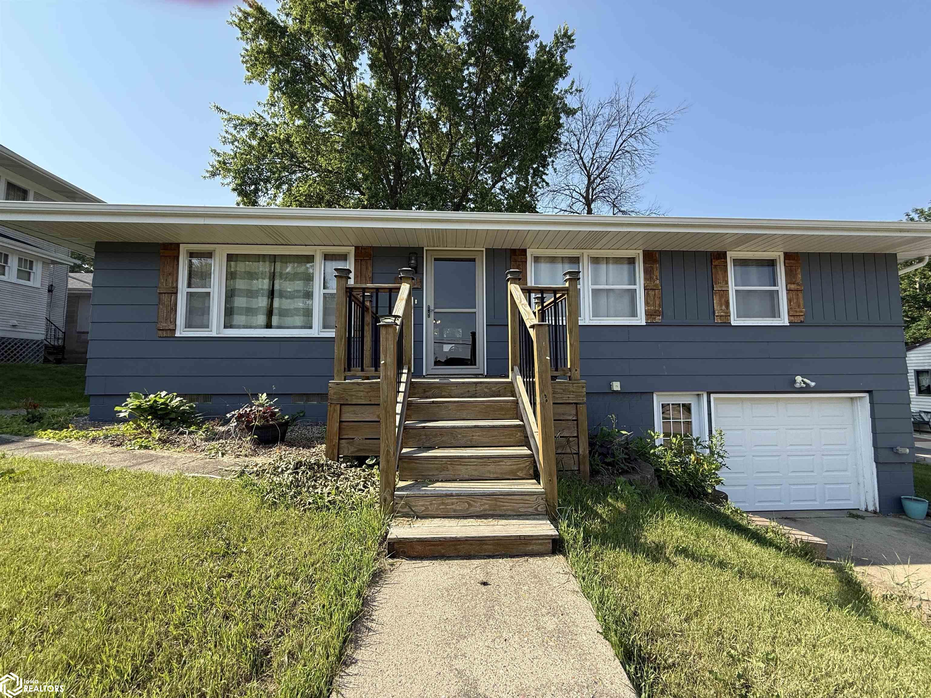 911 Broadway Street, Audubon, Iowa image 3