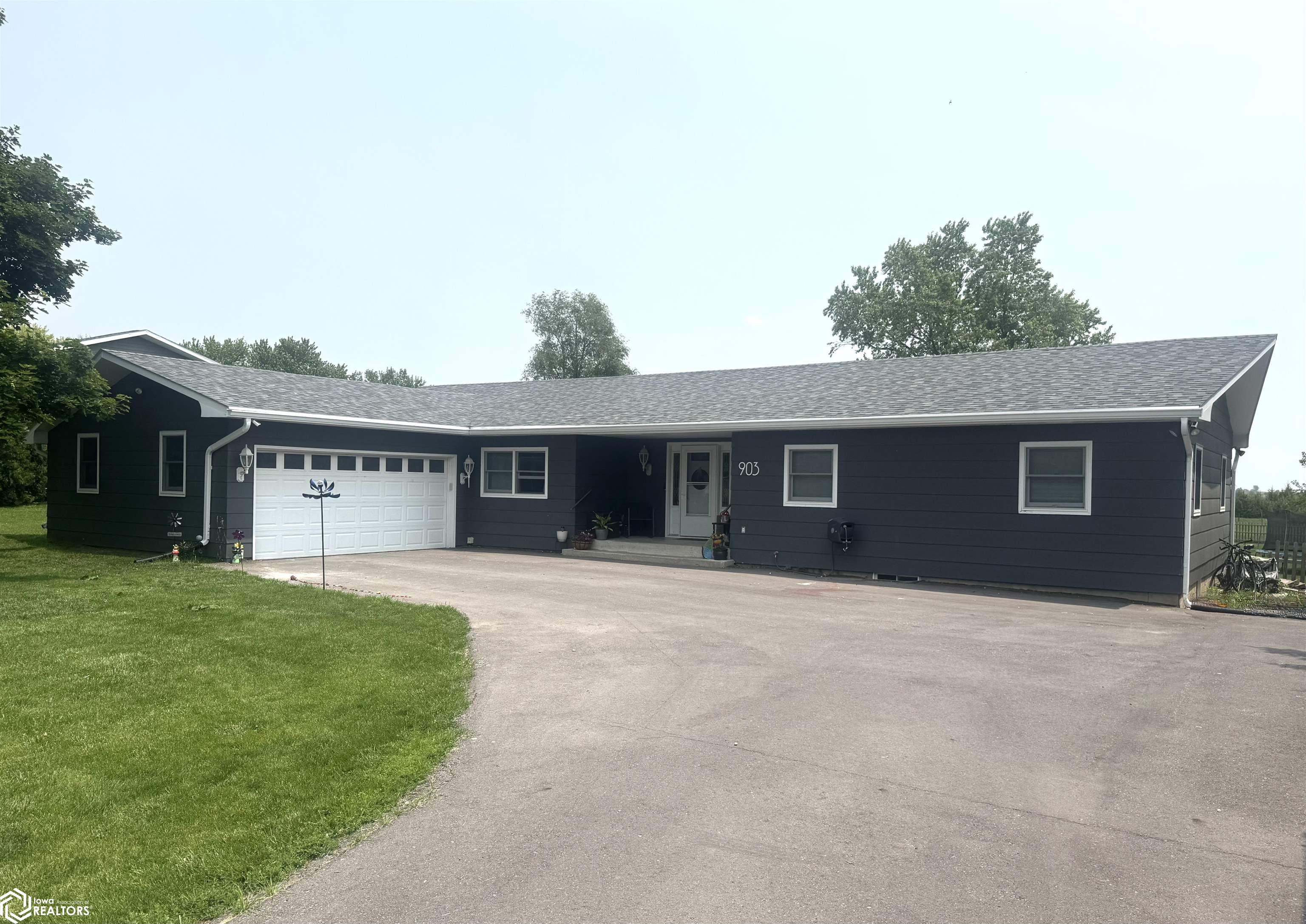 903 S Cherry Street, Creston, Iowa image 1