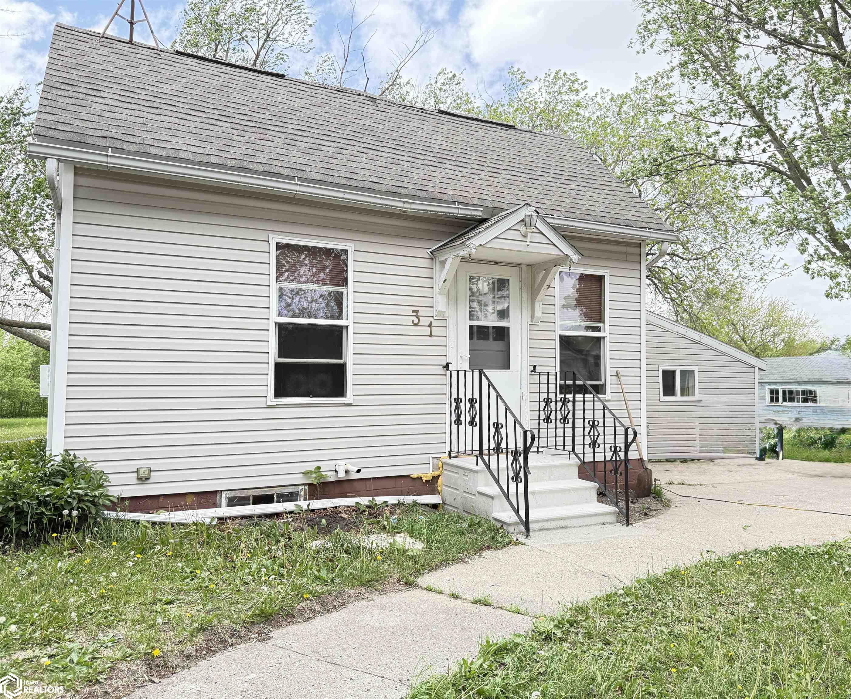 31 Barrett Street, Coulter, Iowa image 1