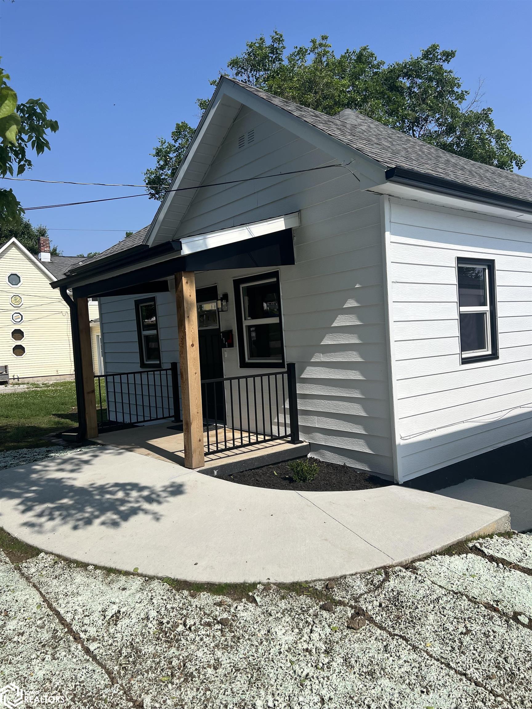 111 W Grant Street, Clarinda, Iowa image 3