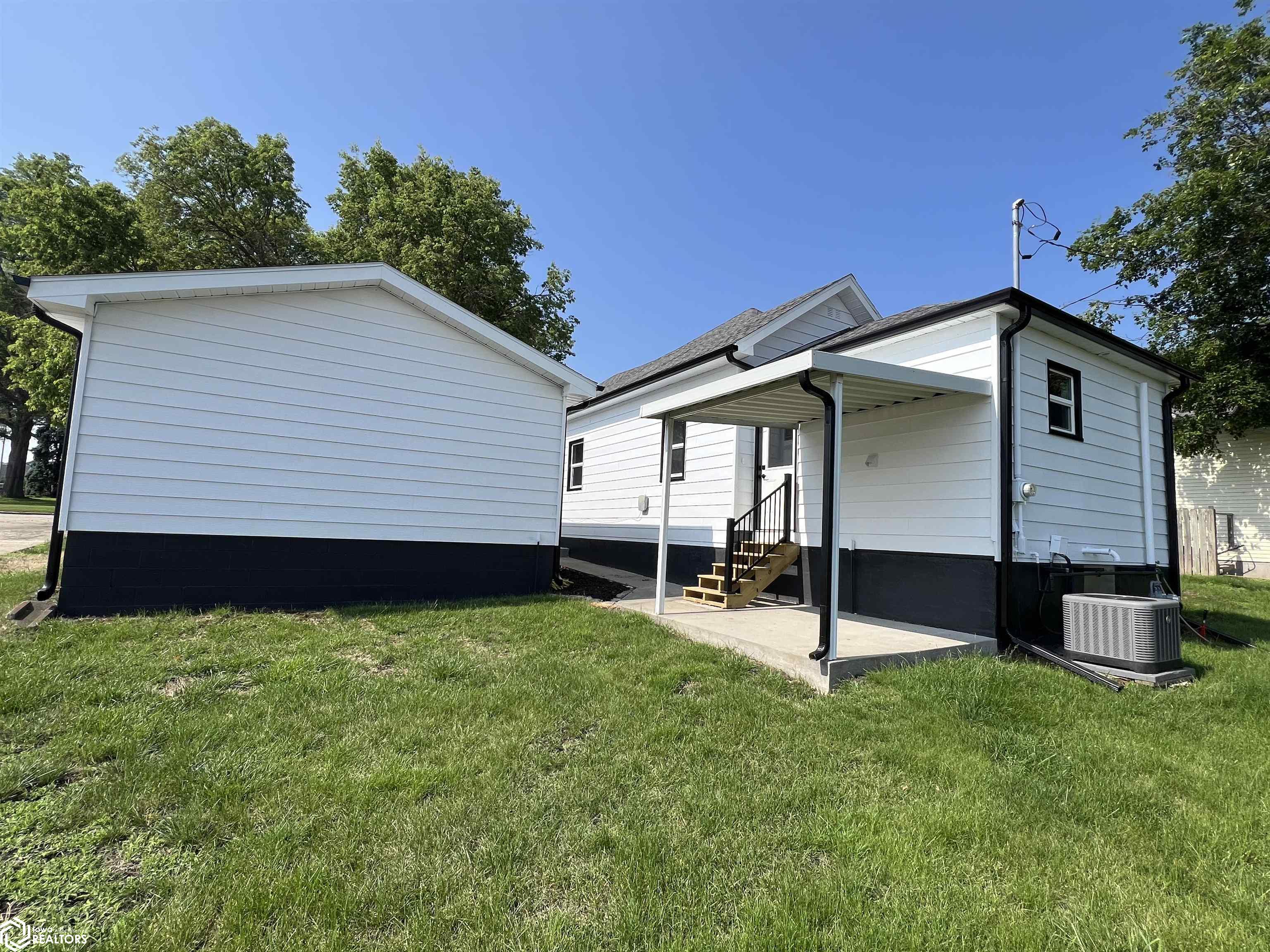 111 W Grant Street, Clarinda, Iowa image 4