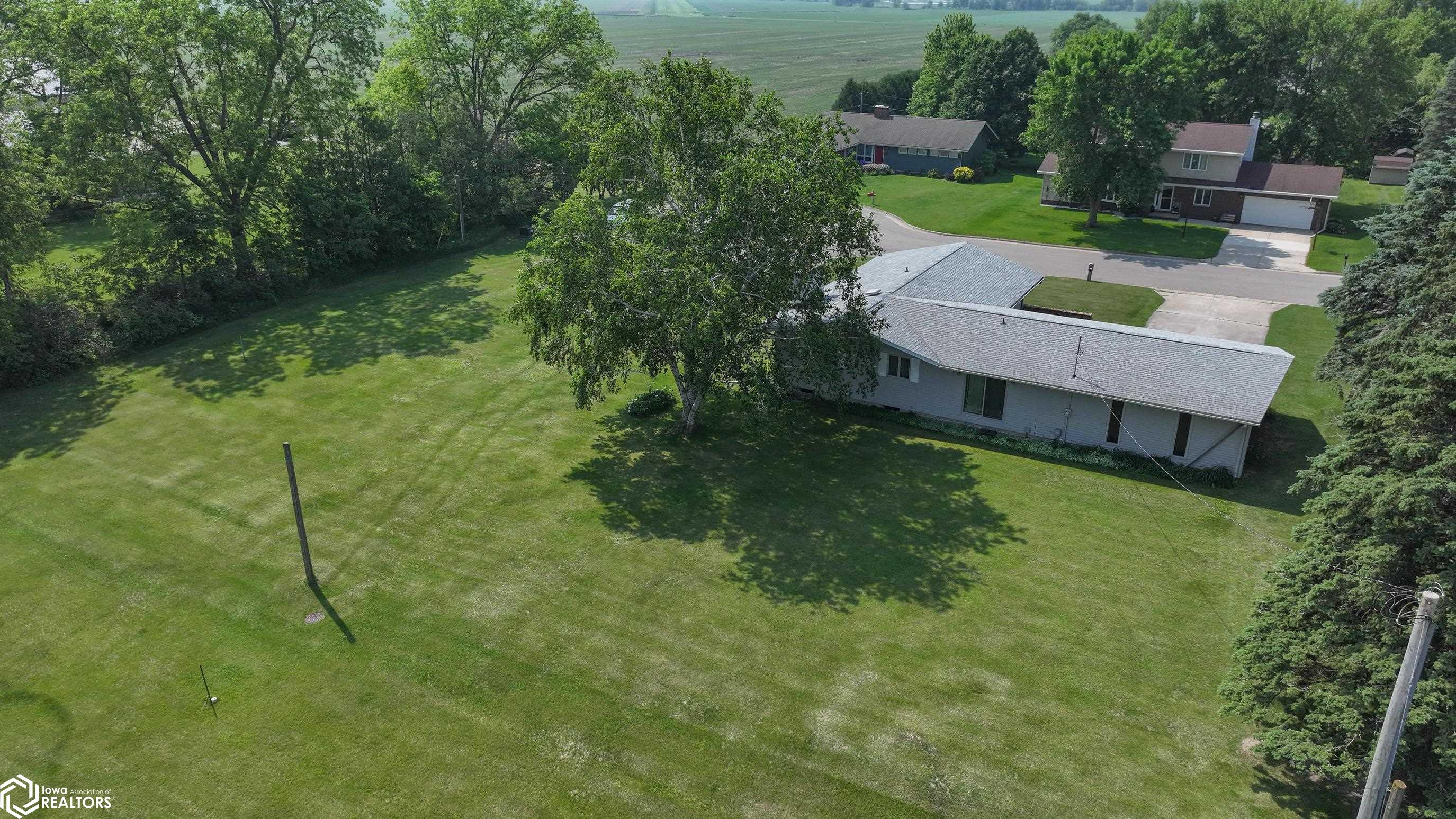 101 Hilltop Drive, Ackley, Iowa image 2