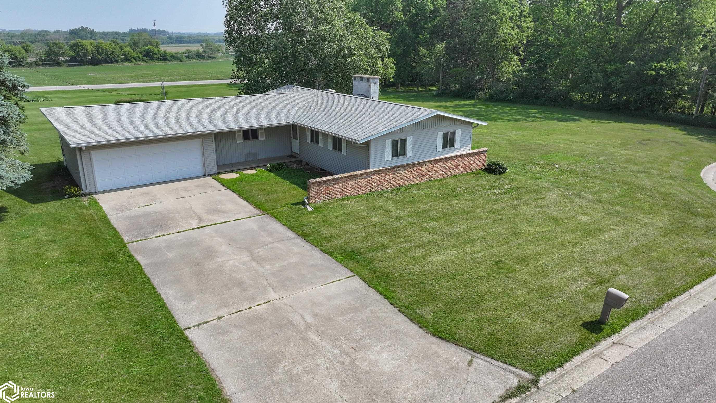 101 Hilltop Drive, Ackley, Iowa image 5