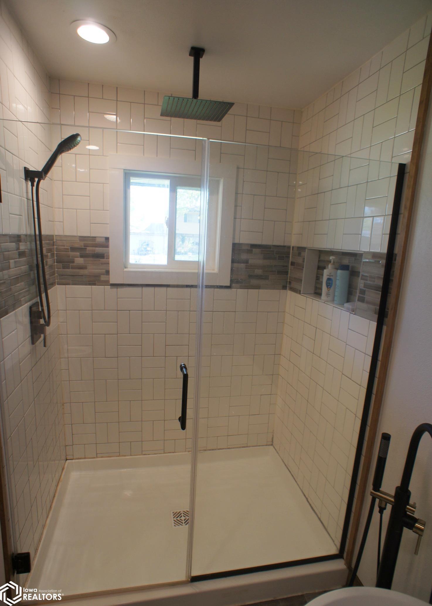 608 Oak Park Drive, Webster City, Iowa image 15