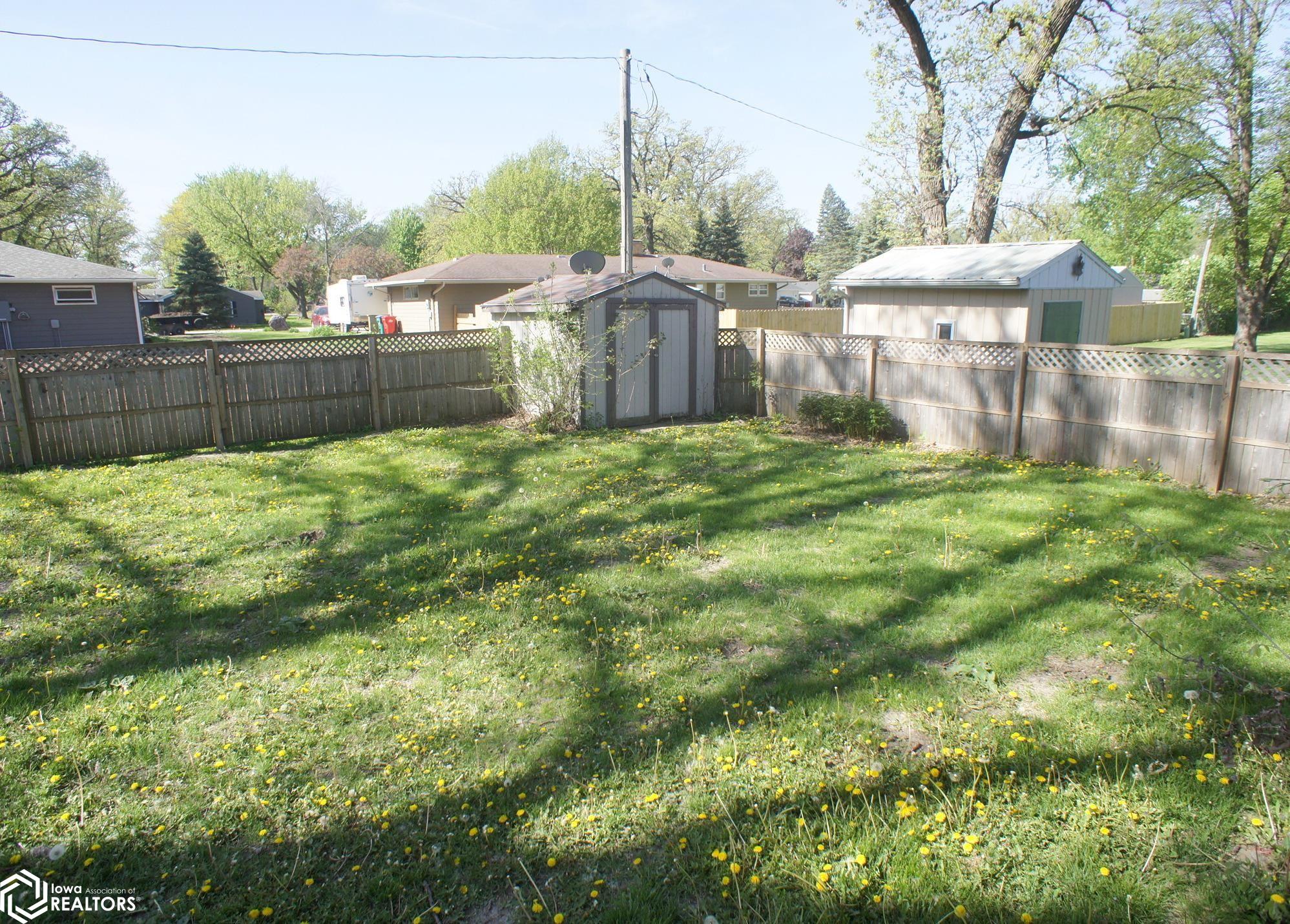 608 Oak Park Drive, Webster City, Iowa image 22