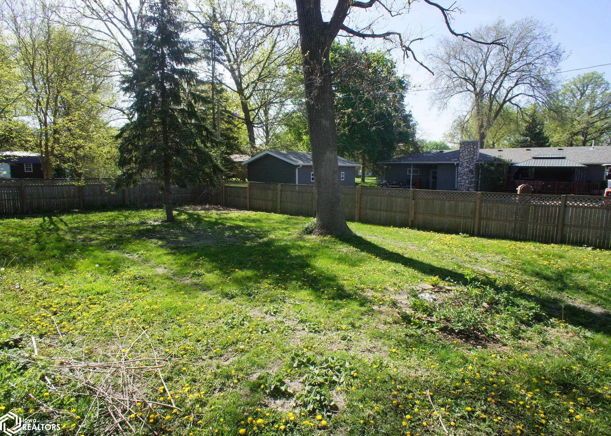 608 Oak Park Drive, Webster City, Iowa image 23