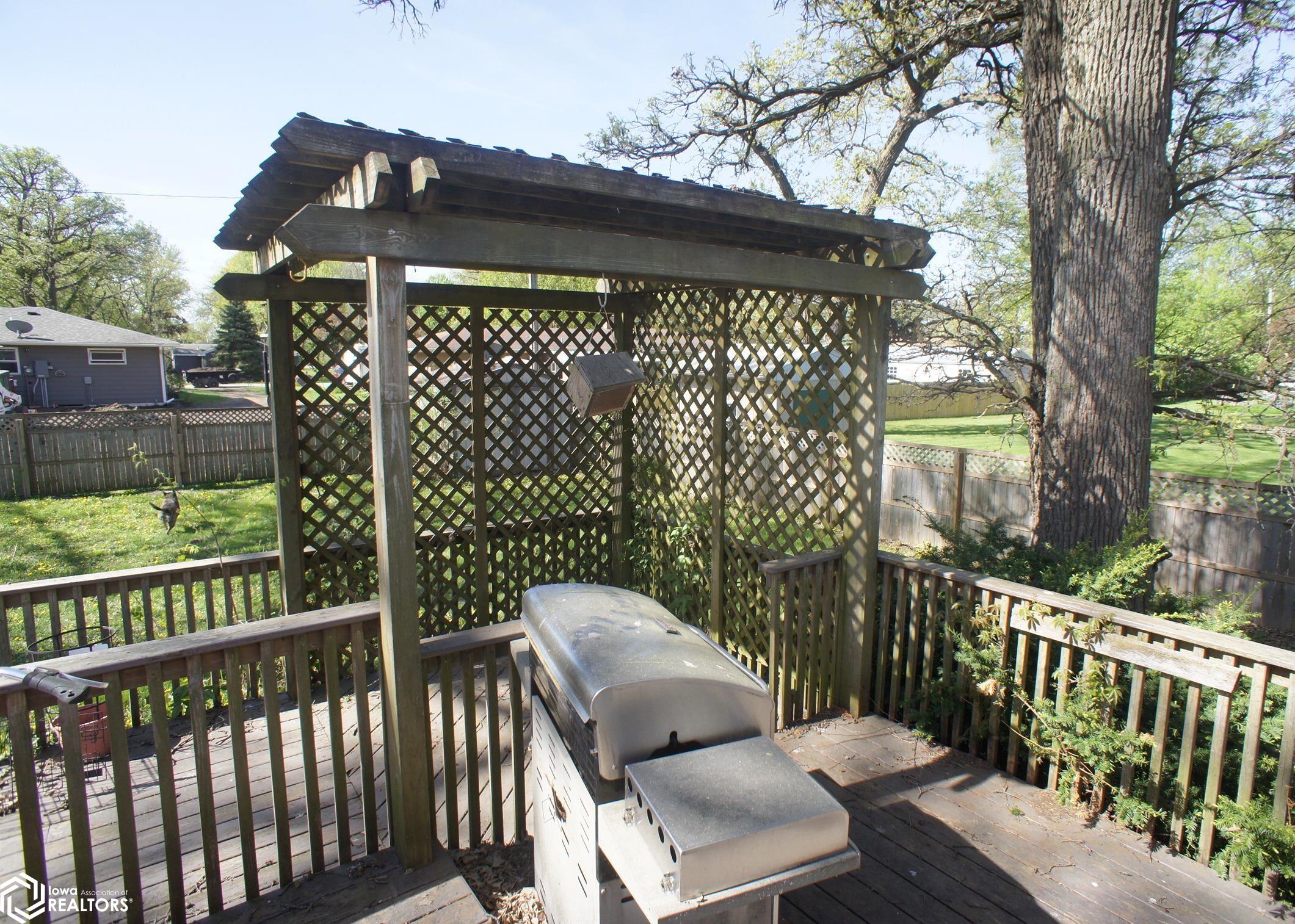 608 Oak Park Drive, Webster City, Iowa image 25