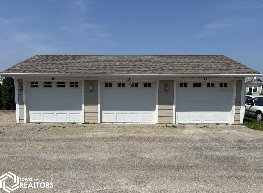 2104 Jade Lane, Fairfield, Iowa image 22