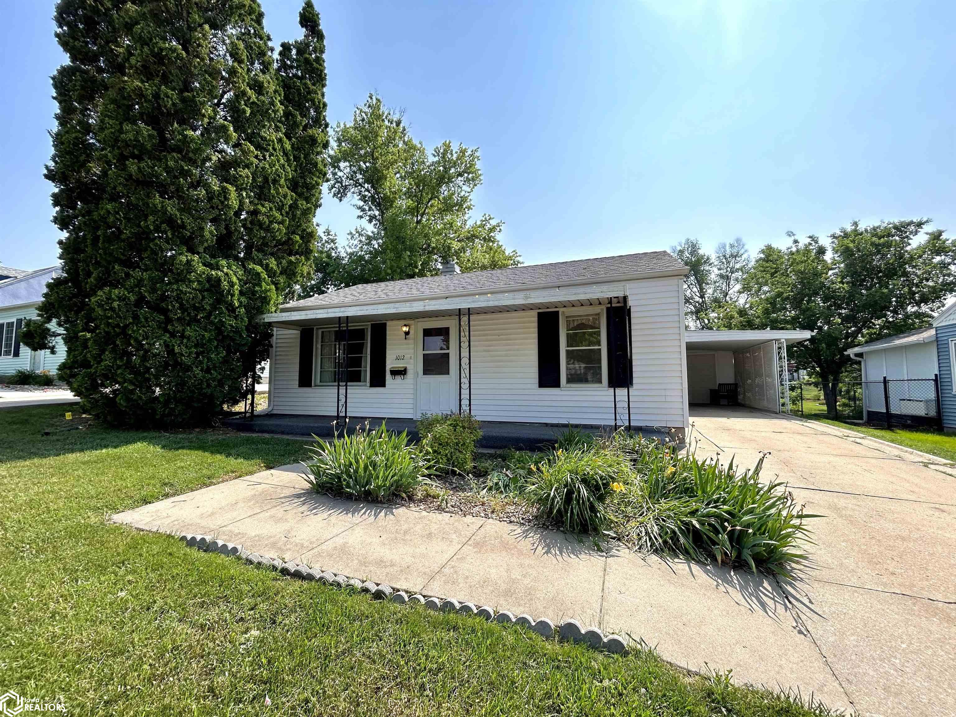 1012 S 7th Avenue, Marshalltown, Iowa image 1