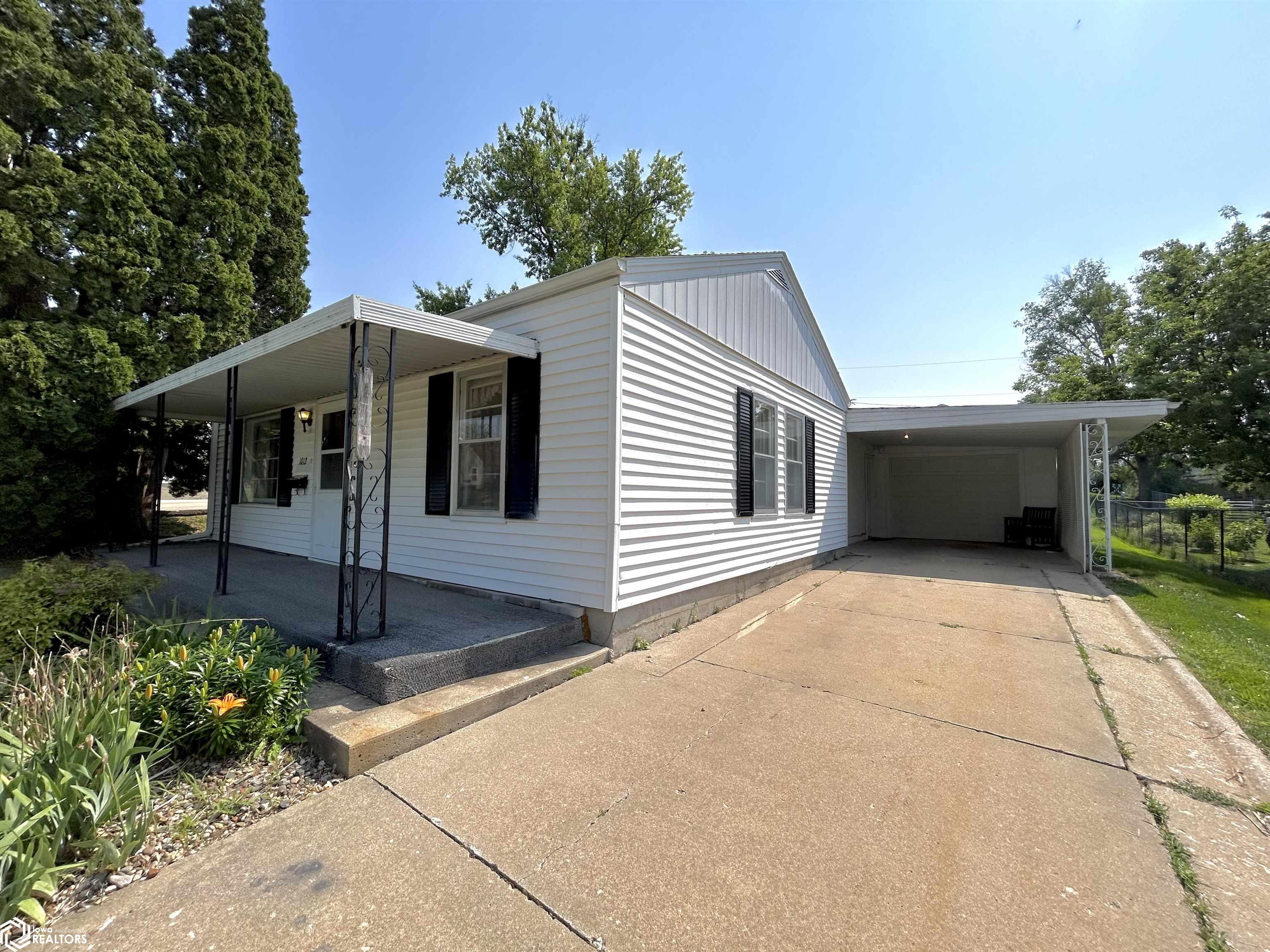 1012 S 7th Avenue, Marshalltown, Iowa image 3