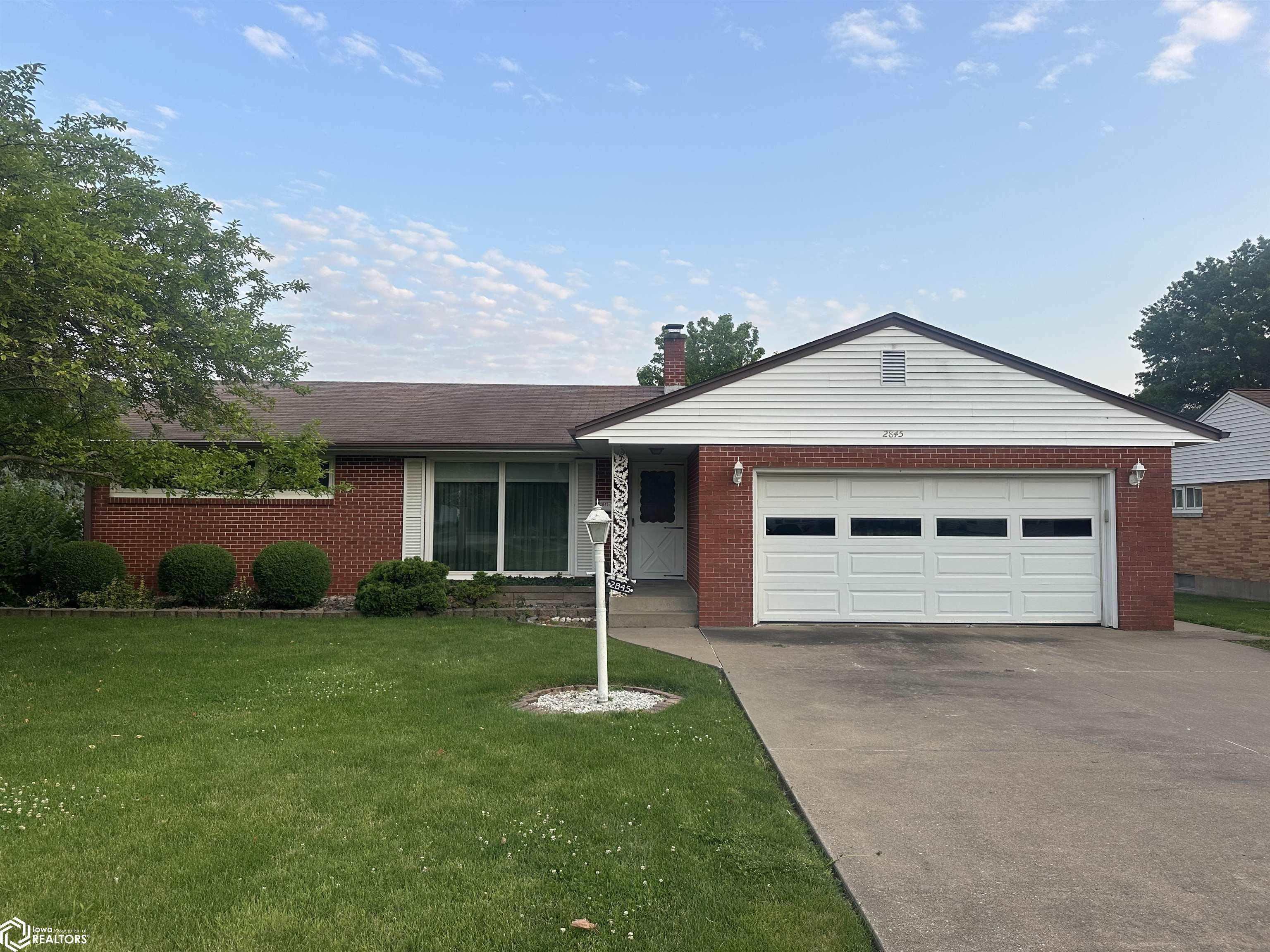 2845 Sunnyside Avenue, Burlington, Iowa image 1