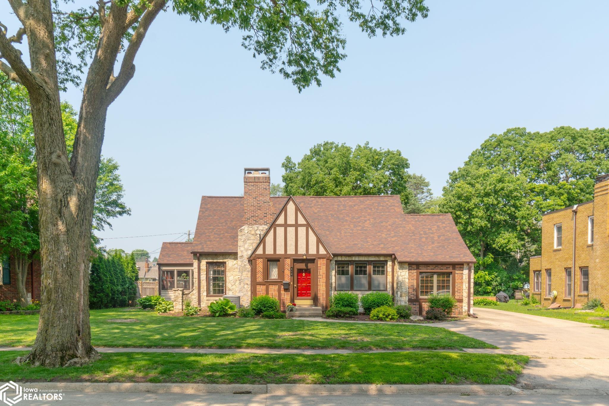 410 S Vermont Avenue, Mason City, Iowa image 2