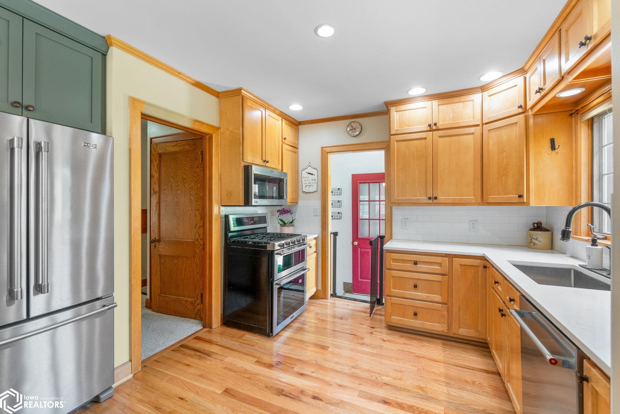 410 S Vermont Avenue, Mason City, Iowa image 12