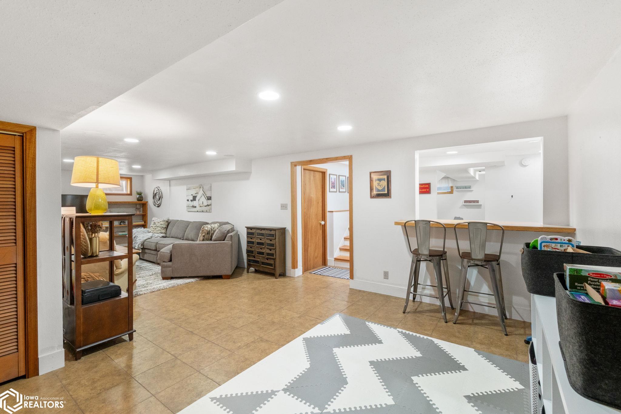 410 S Vermont Avenue, Mason City, Iowa image 26
