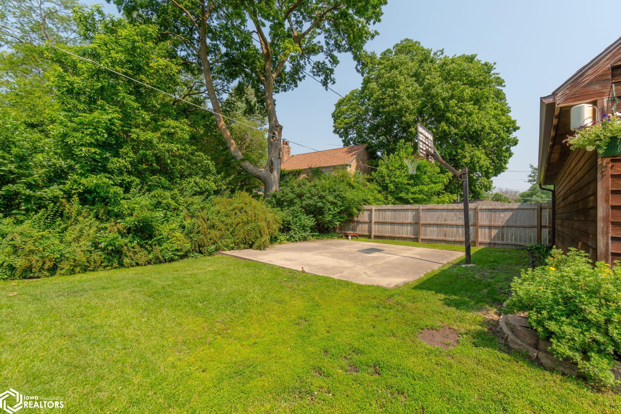 410 S Vermont Avenue, Mason City, Iowa image 34