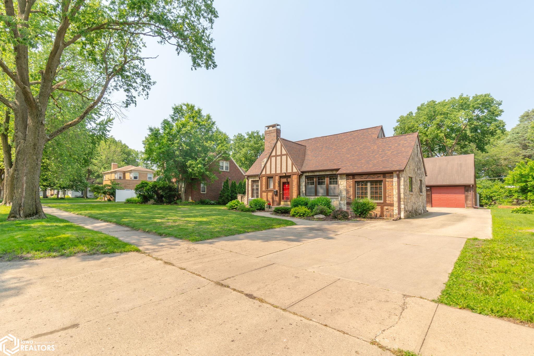 410 S Vermont Avenue, Mason City, Iowa image 7