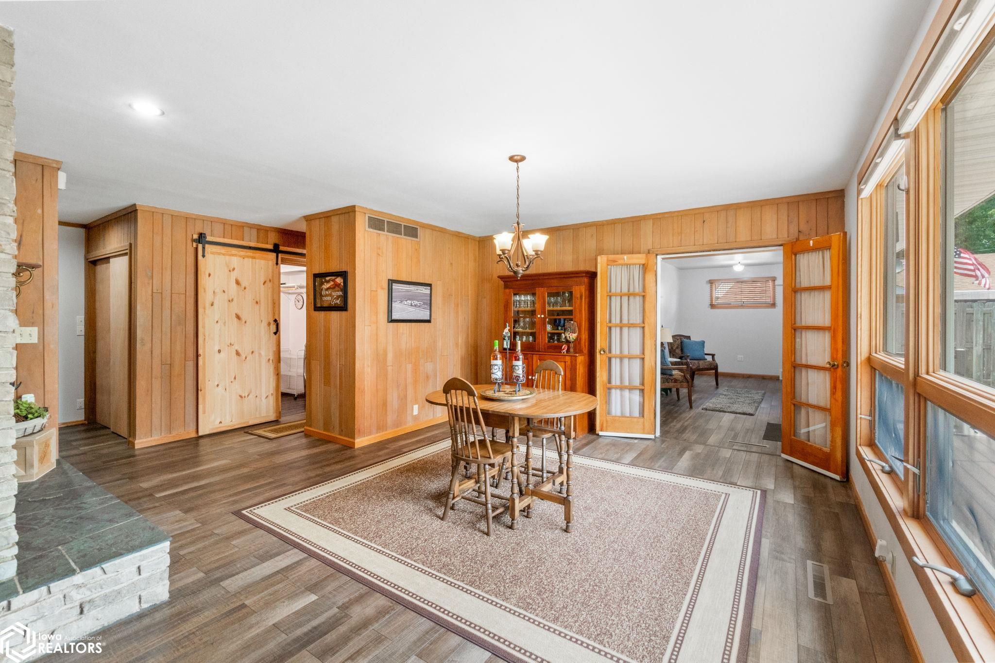 296 Willowbrook Drive, Mason City, Iowa image 11