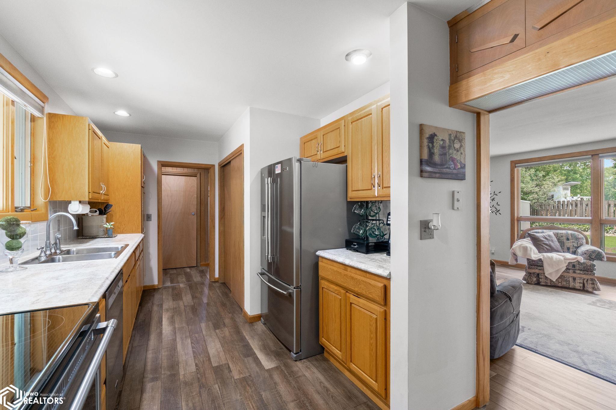 296 Willowbrook Drive, Mason City, Iowa image 14