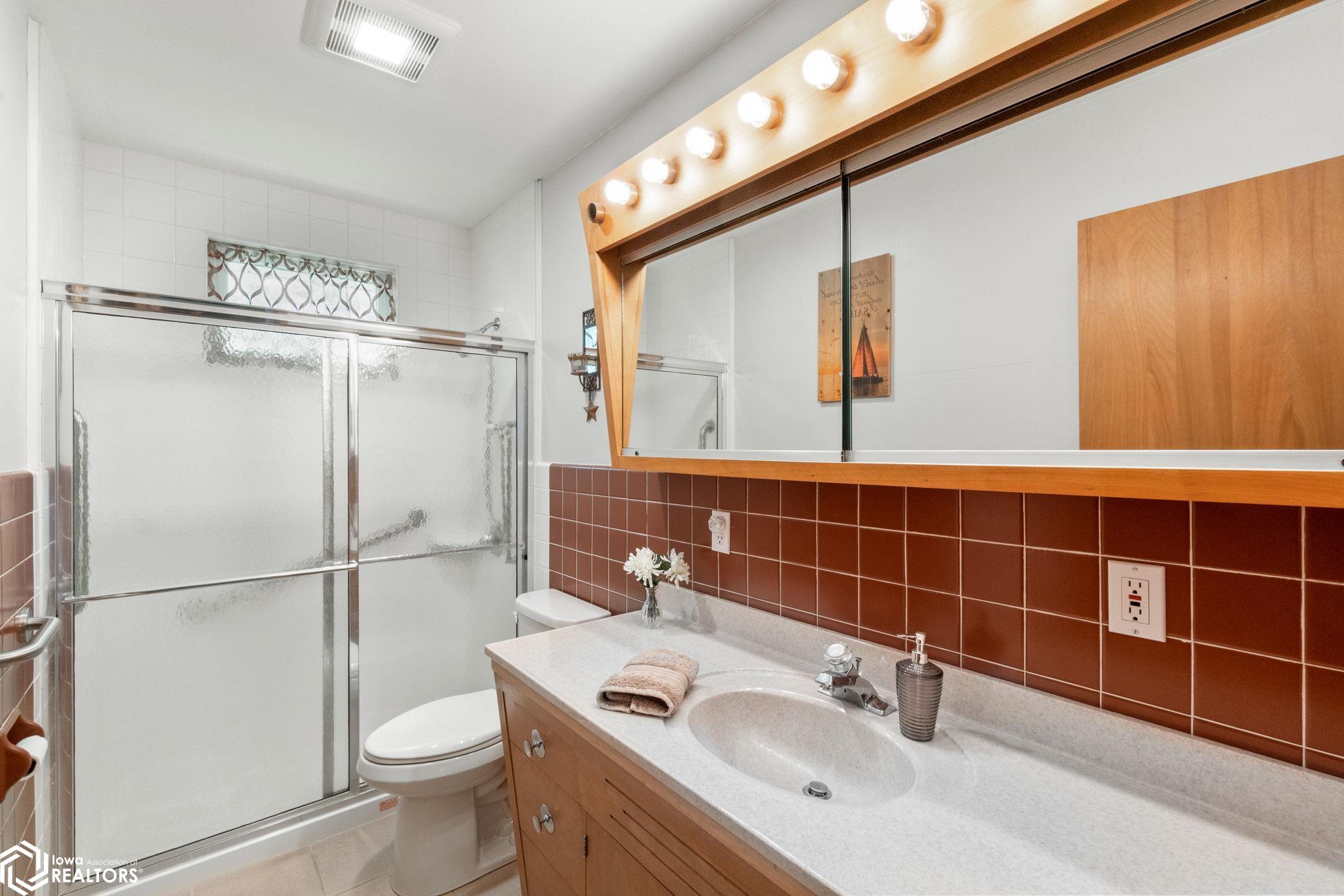 296 Willowbrook Drive, Mason City, Iowa image 21