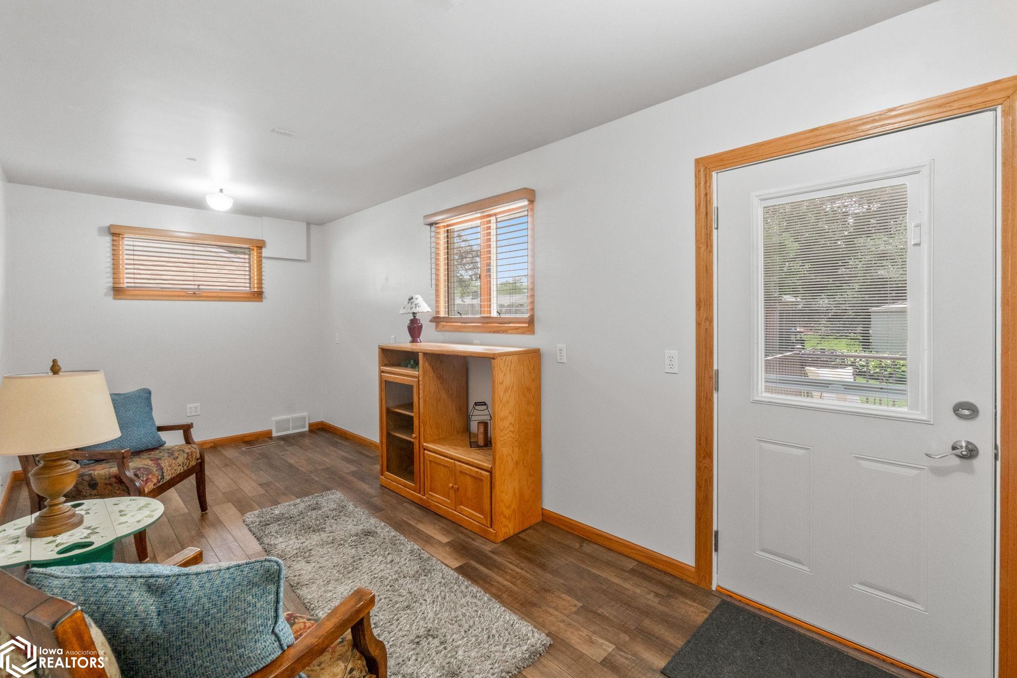 296 Willowbrook Drive, Mason City, Iowa image 24