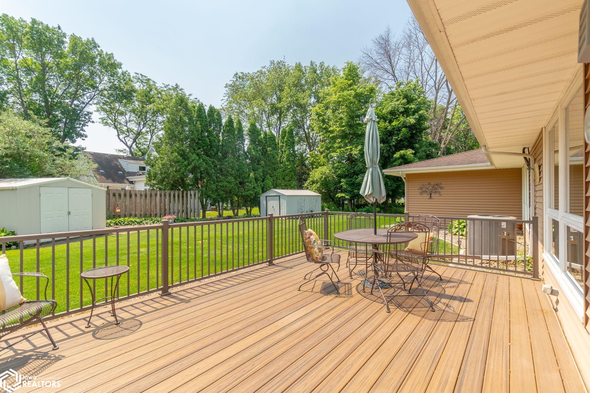 296 Willowbrook Drive, Mason City, Iowa image 26