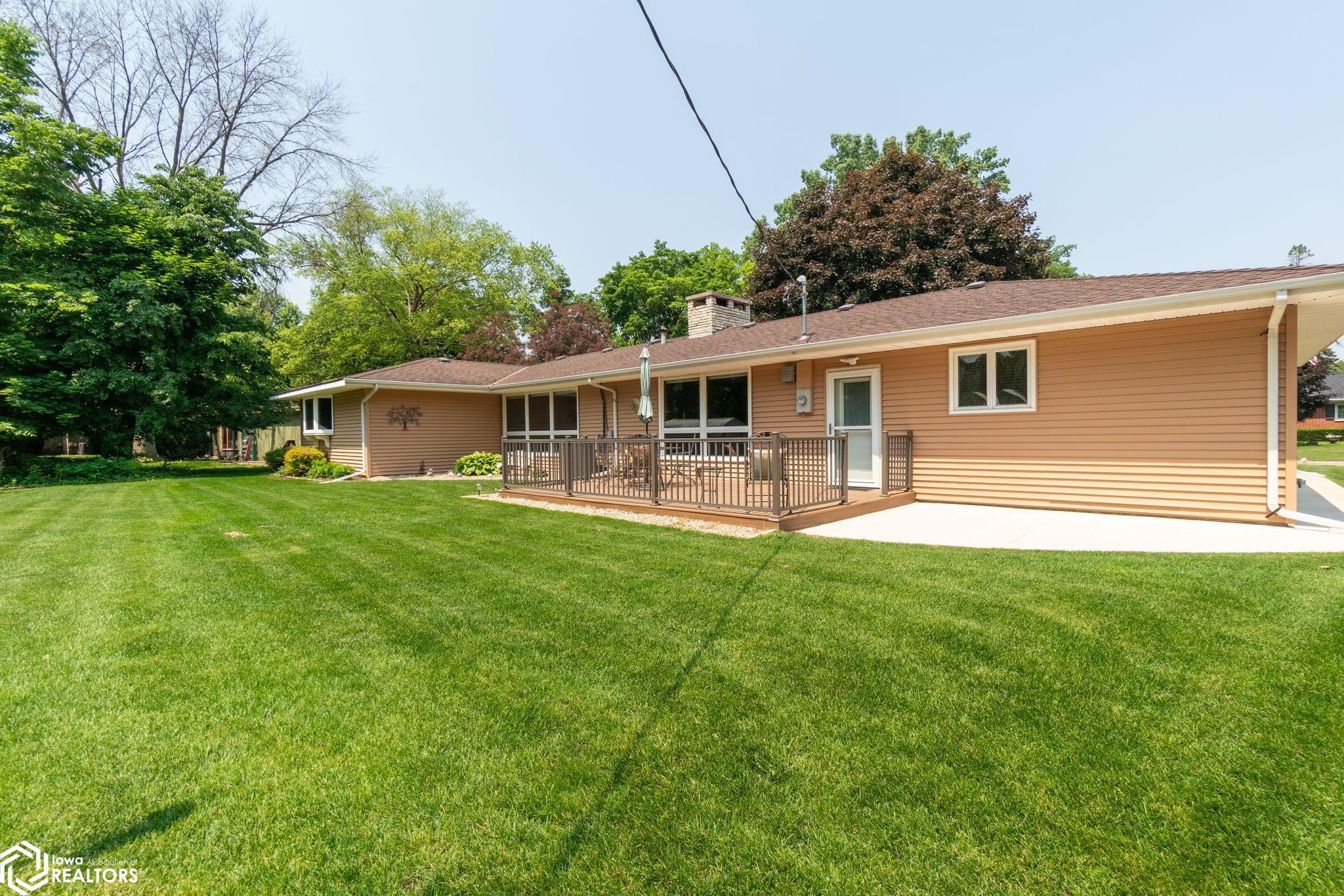 296 Willowbrook Drive, Mason City, Iowa image 28