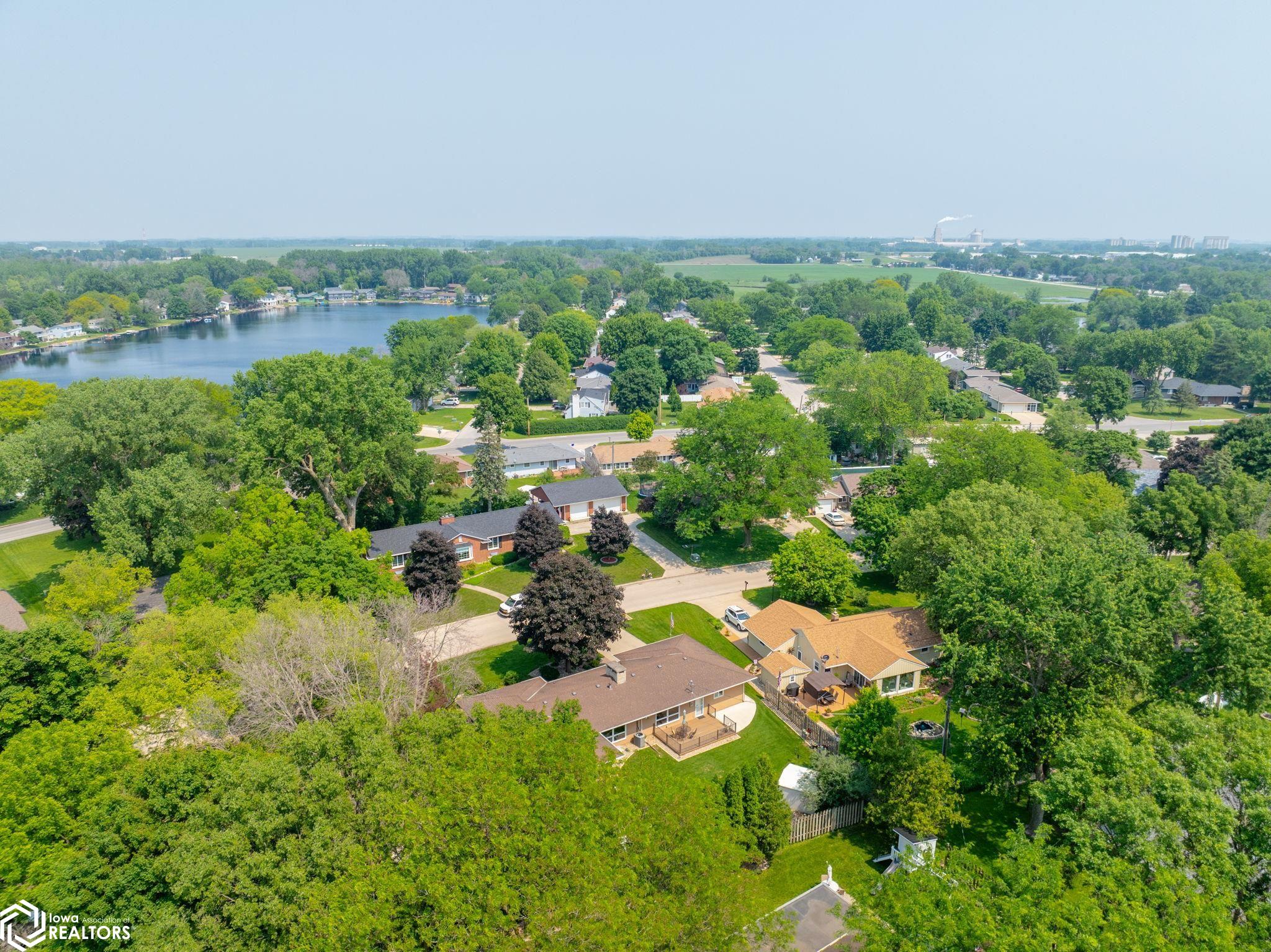 296 Willowbrook Drive, Mason City, Iowa image 34