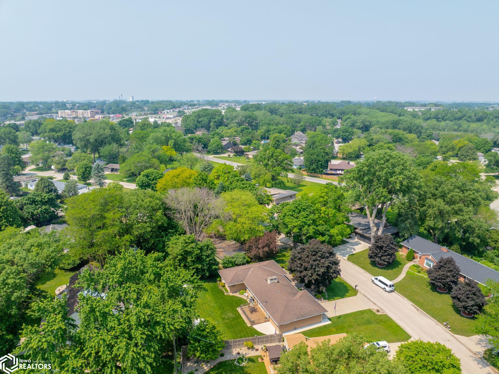 296 Willowbrook Drive, Mason City, Iowa image 35