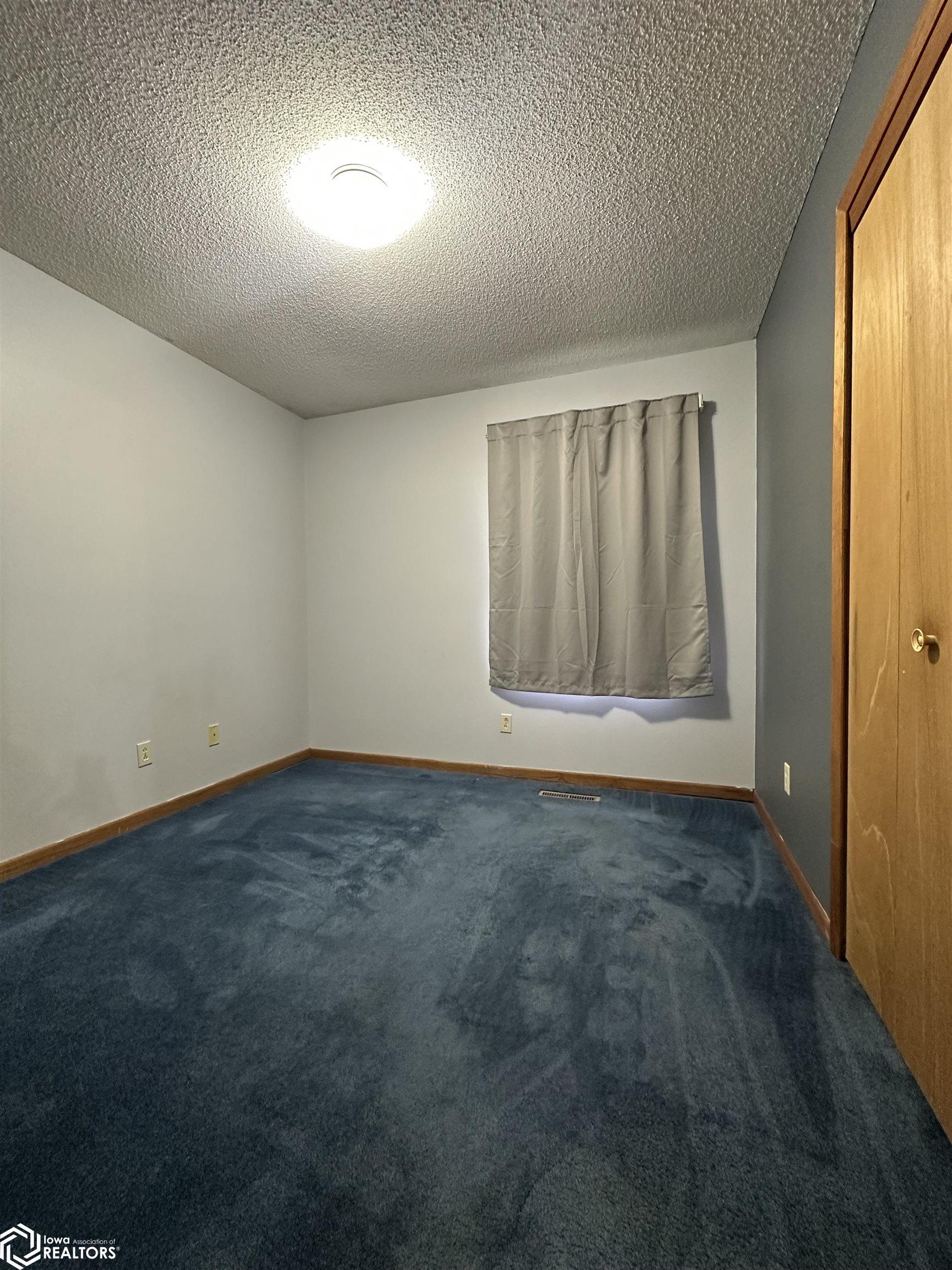 1512 Parkway Drive, Burlington, Iowa image 3