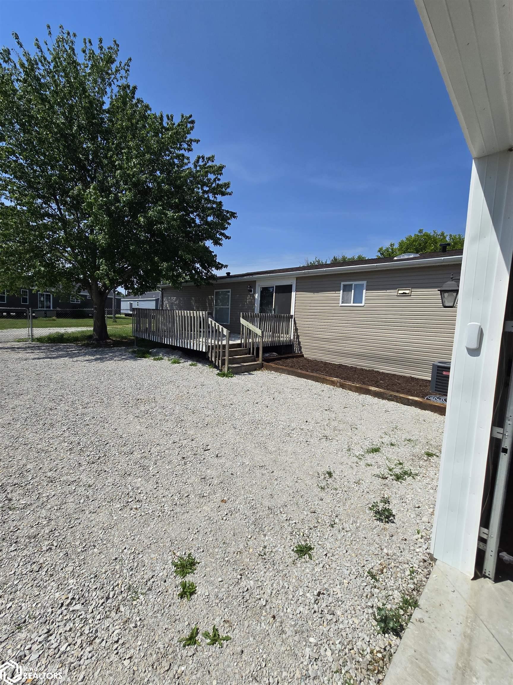 1702 Pella Avenue, Oskaloosa, Iowa image 32