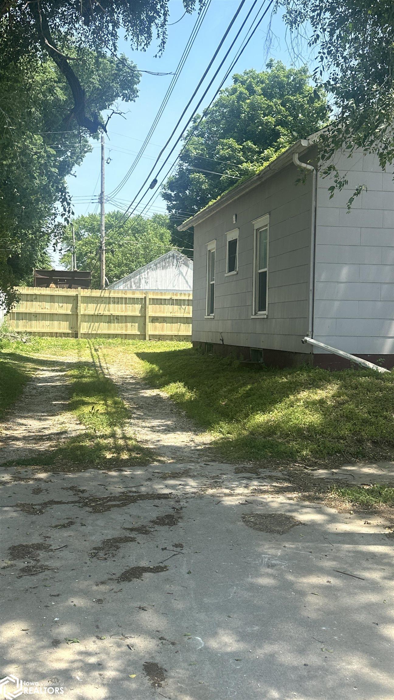 508 S 3rd Street, Oskaloosa, Iowa image 3